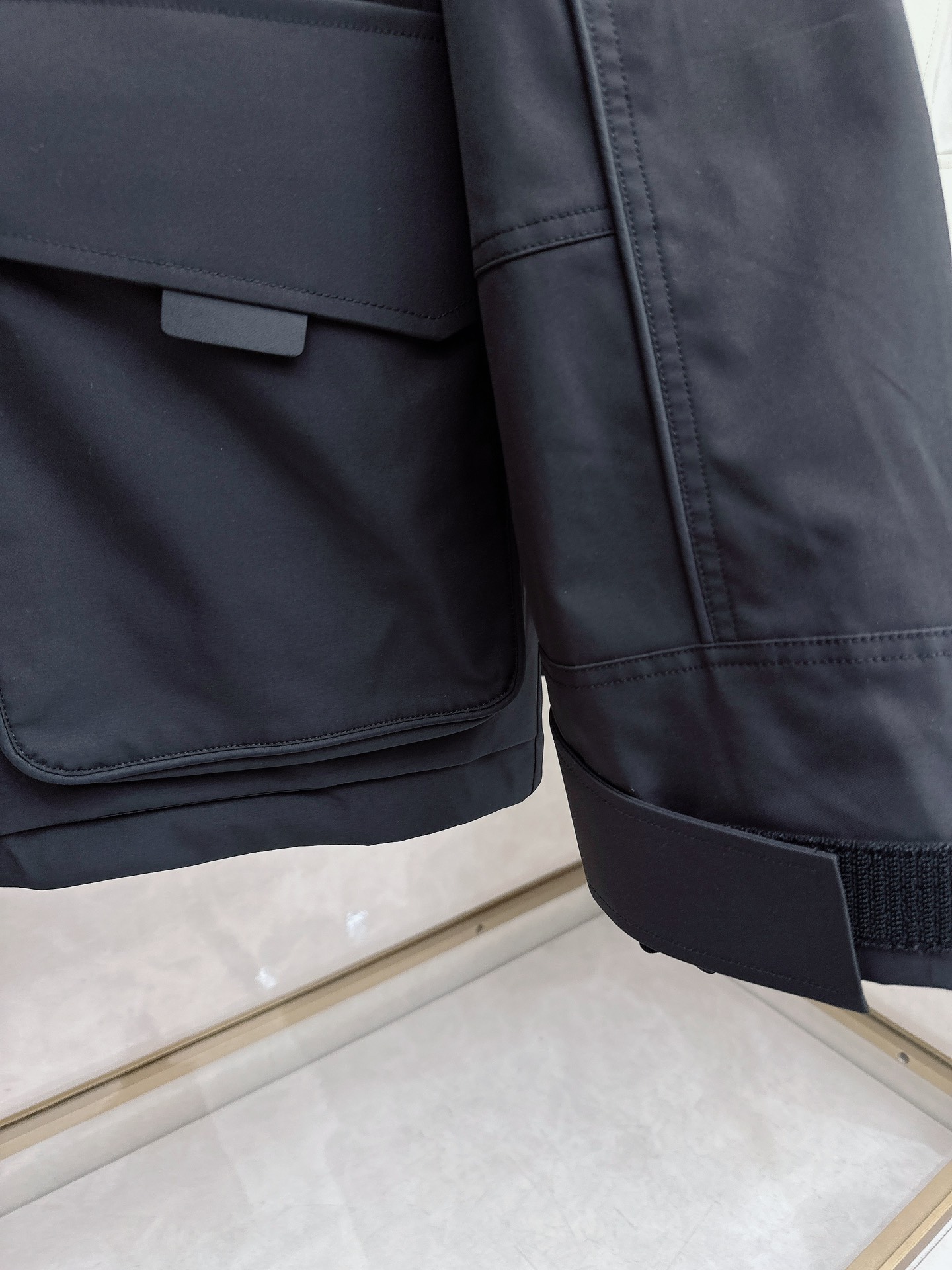 始祖鸟羽绒服滑雪服限定款 不愧是羽绒服颜值天花板，这样的高品质绒料无论从蓬松度、回弹性，保暖系数，都是足