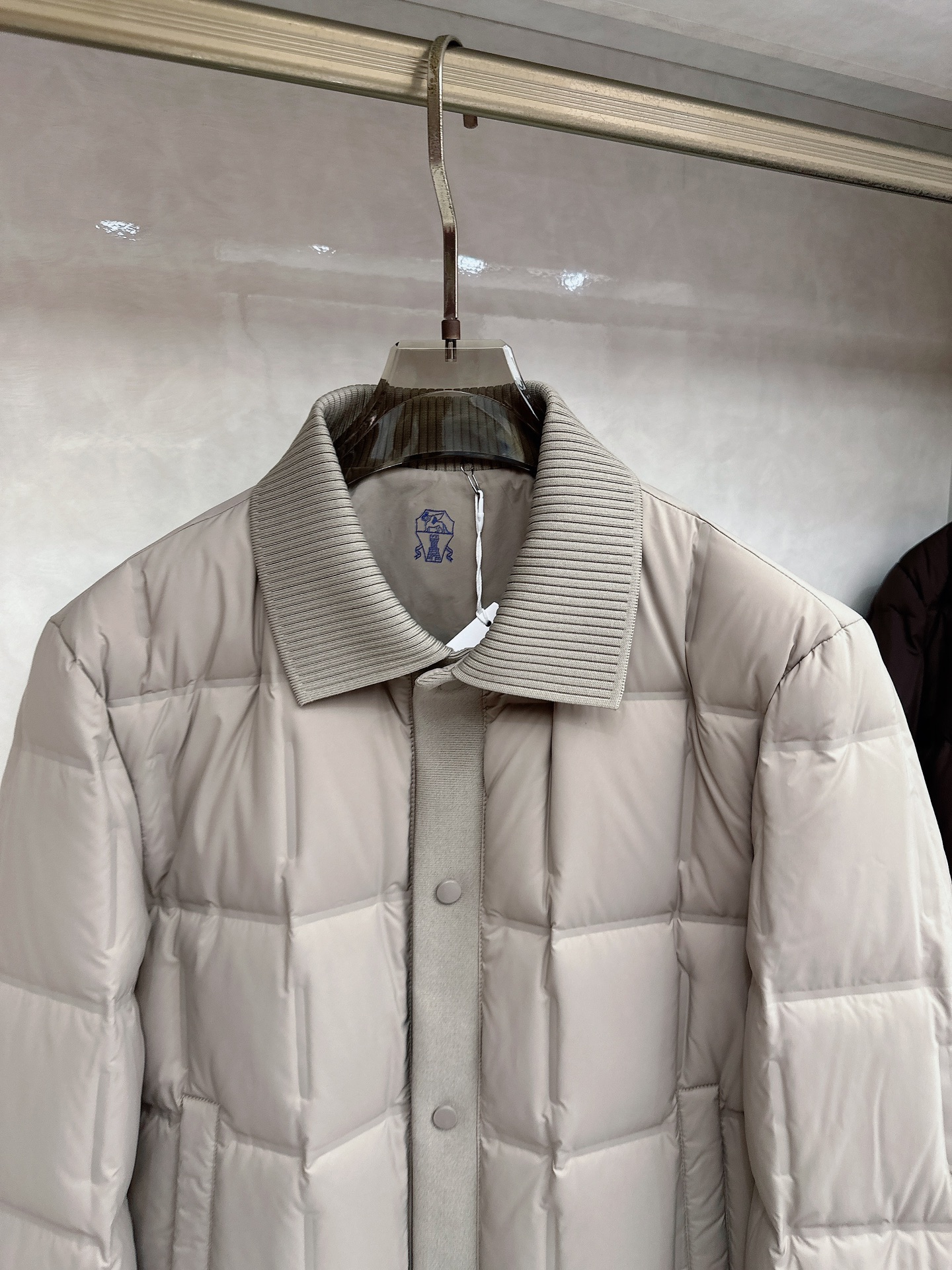 BC 2025 秋冬意式老钱风 /黑色实拍简奢拼毛织翻领方块羽绒服采用防风防雨面料，抗皱立挺有型，抗静电