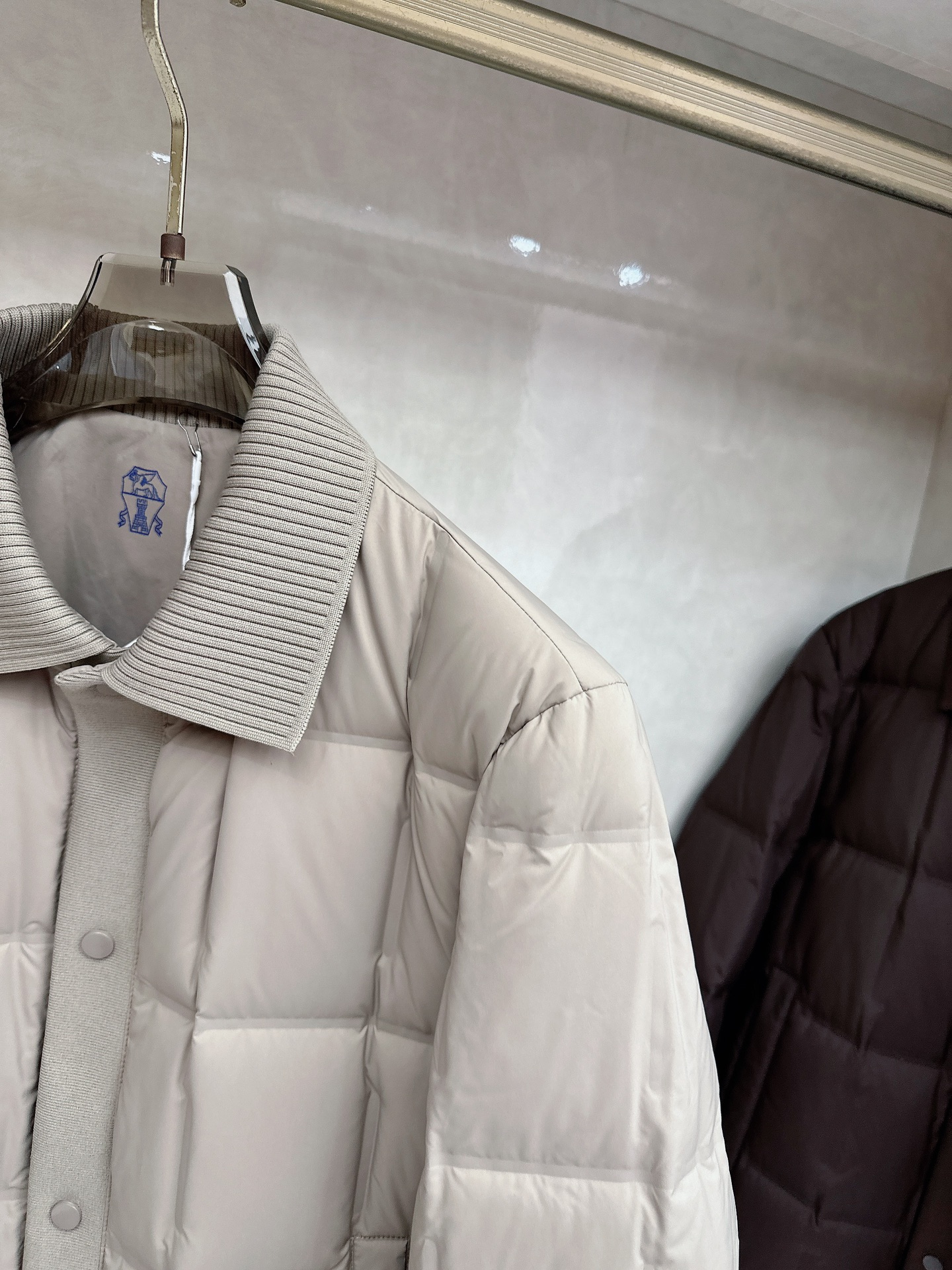 BC 2025 秋冬意式老钱风 /黑色实拍简奢拼毛织翻领方块羽绒服采用防风防雨面料，抗皱立挺有型，抗静电