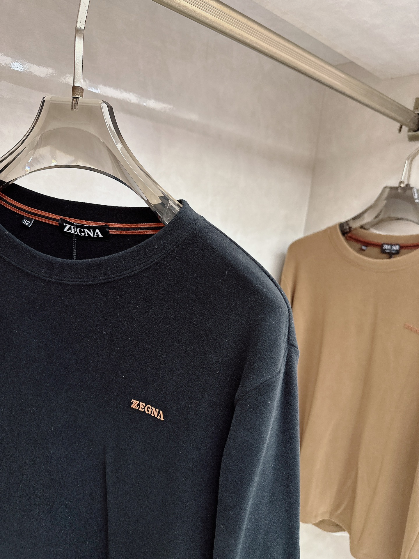 杰尼亚 2025新款原单男士休闲抓绒长袖 高端定制 高版本 时尚百搭爆款进口面料 手感超柔软细腻 穿着亲