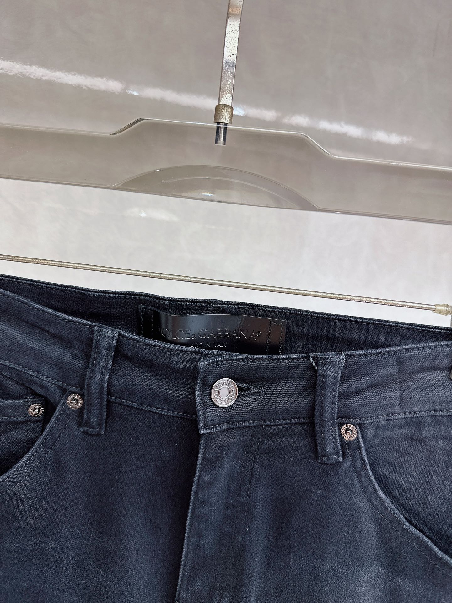 DG 2025秋冬🔥🔥新款现货上市，原单爆款牛仔裤👖超级定制款，原版五金，超级重工工艺，版型超赞👍细节做