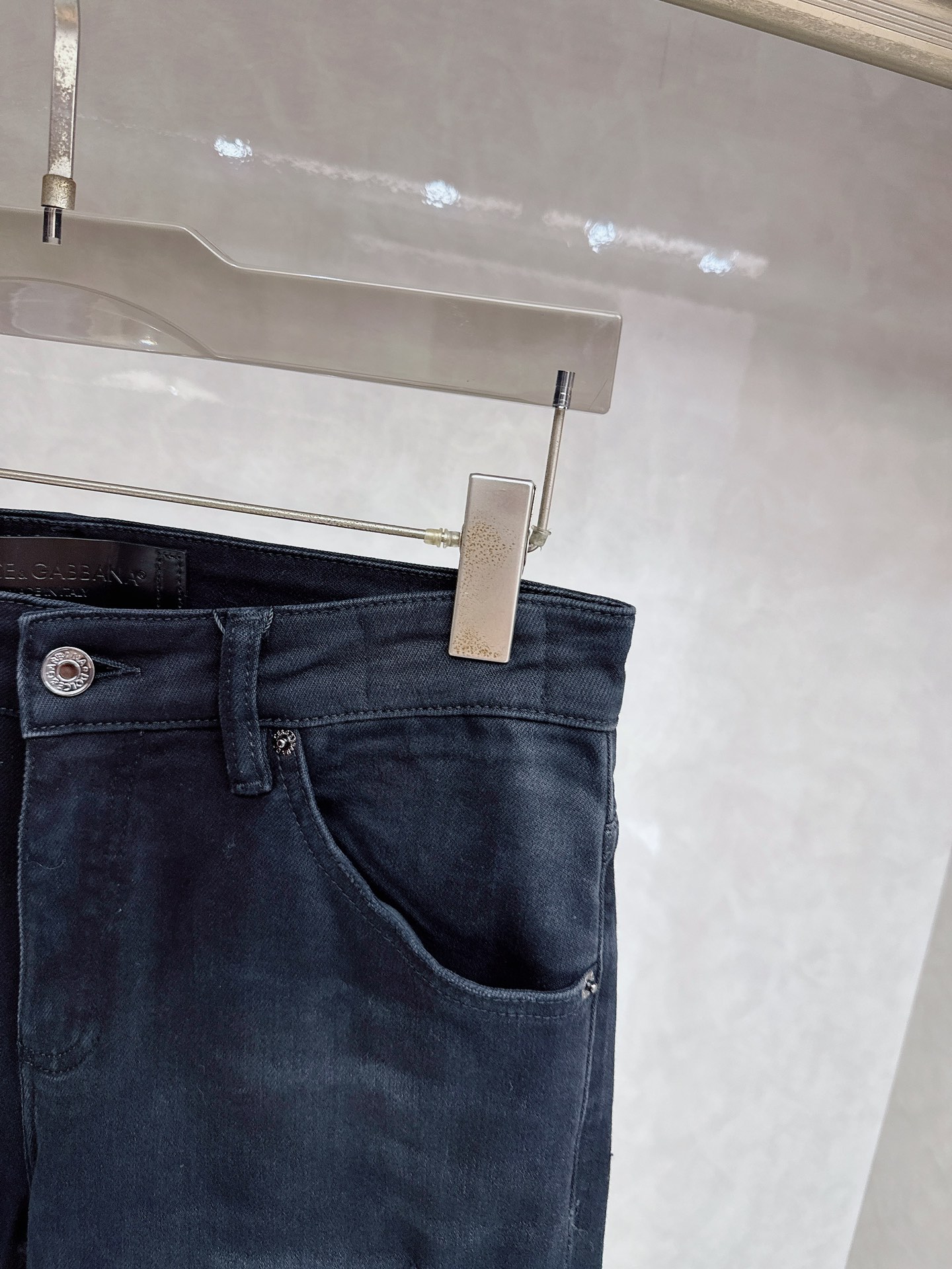 DG 2025秋冬🔥🔥新款现货上市，原单爆款牛仔裤👖超级定制款，原版五金，超级重工工艺，版型超赞👍细节做