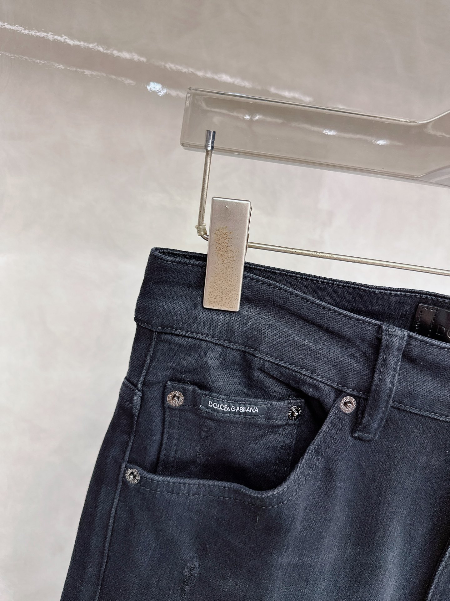 DG 2025秋冬🔥🔥新款现货上市，原单爆款牛仔裤👖超级定制款，原版五金，超级重工工艺，版型超赞👍细节做