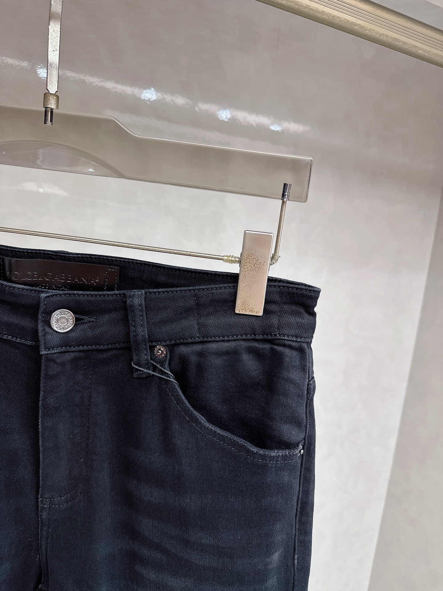 DG 2025秋冬🔥🔥新款现货上市，原单爆款牛仔裤👖超级定制款，原版五金，超级重工工艺，版型超赞👍细节做