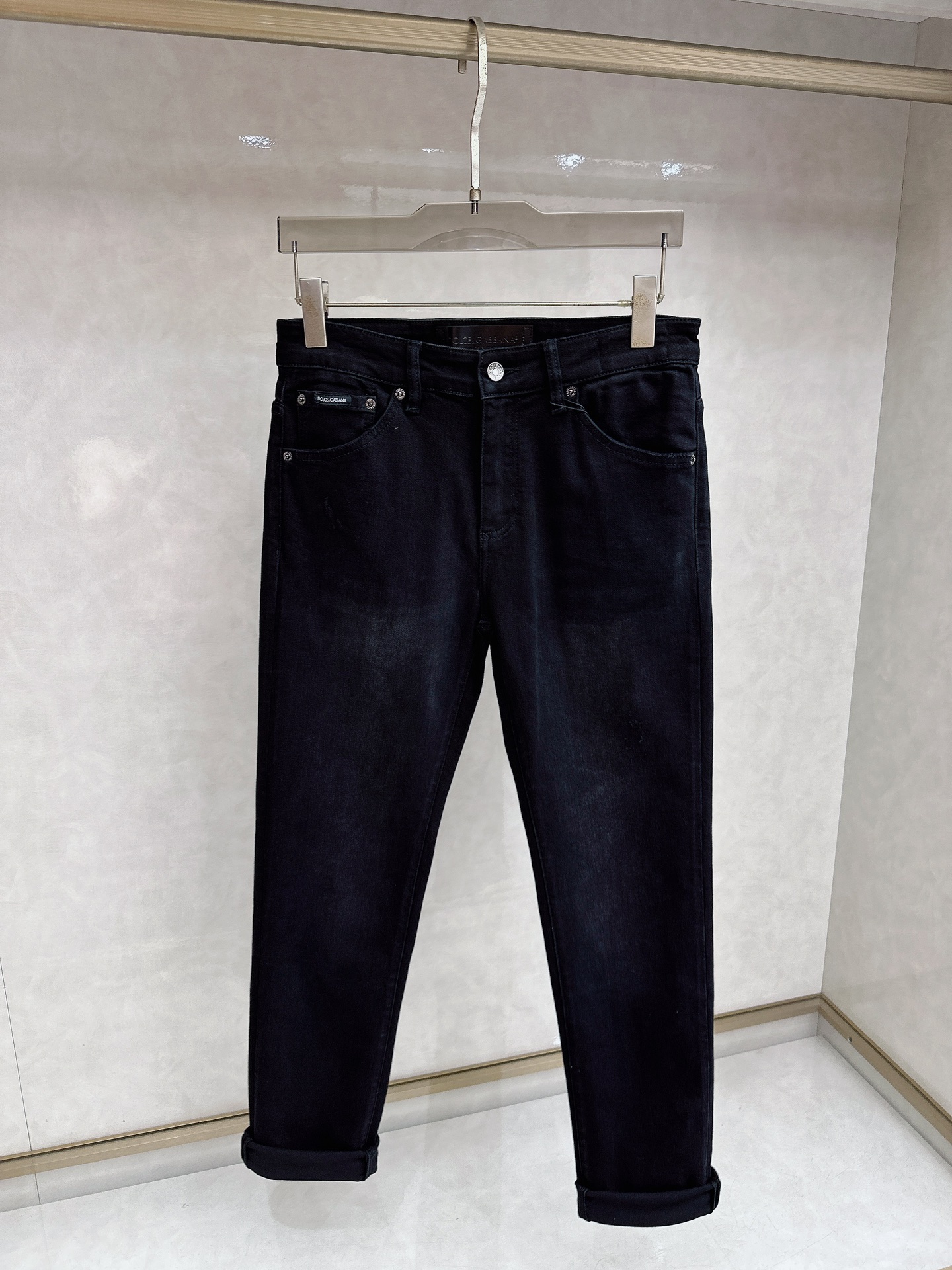 DG 2025秋冬🔥🔥新款现货上市，原单爆款牛仔裤👖超级定制款，原版五金，超级重工工艺，版型超赞👍细节做