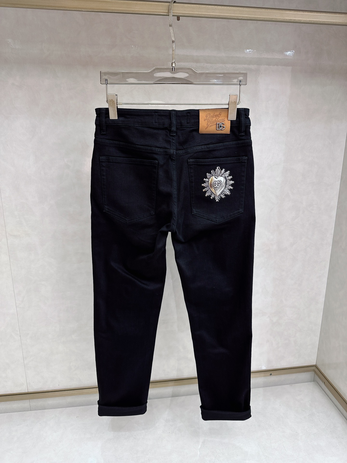 DG 2025秋冬🔥🔥新款现货上市，原单爆款牛仔裤👖超级定制款，原版五金，超级重工工艺，版型超赞👍细节做