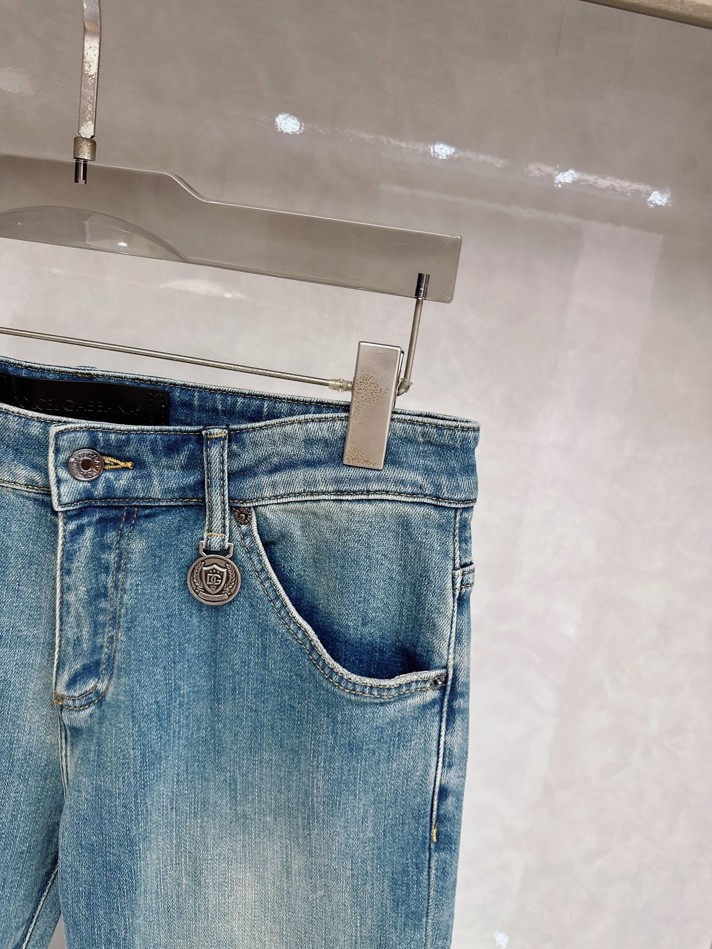 DG 2025秋冬🔥🔥新款现货上市，原单爆款牛仔裤👖超级定制款，原版五金，超级重工工艺，版型超赞👍细节做