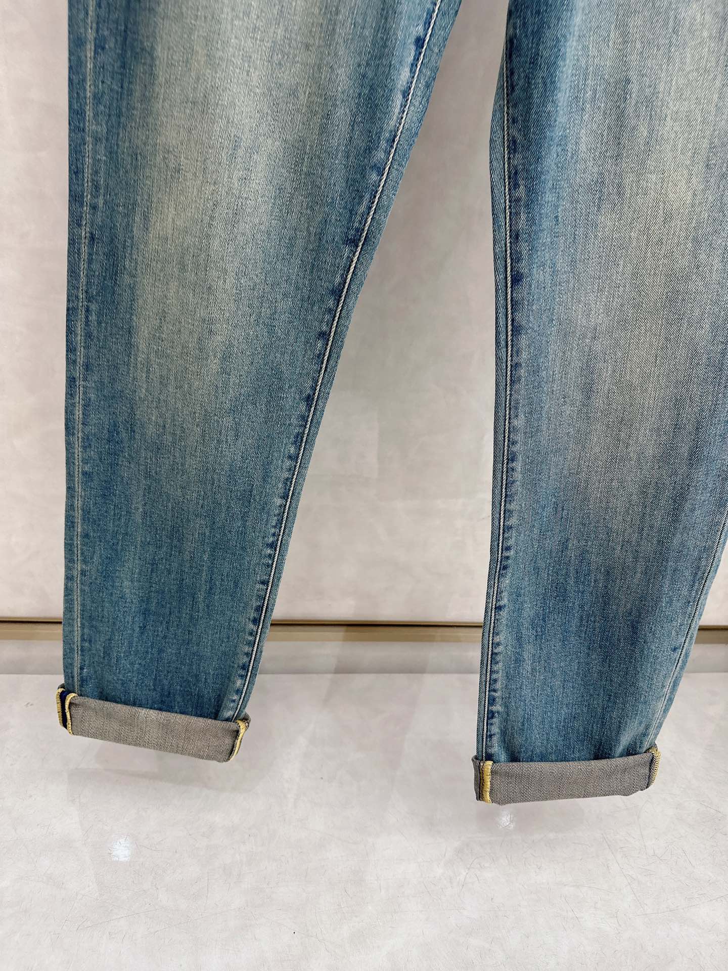 DG 2025秋冬🔥🔥新款现货上市，原单爆款牛仔裤👖超级定制款，原版五金，超级重工工艺，版型超赞👍细节做