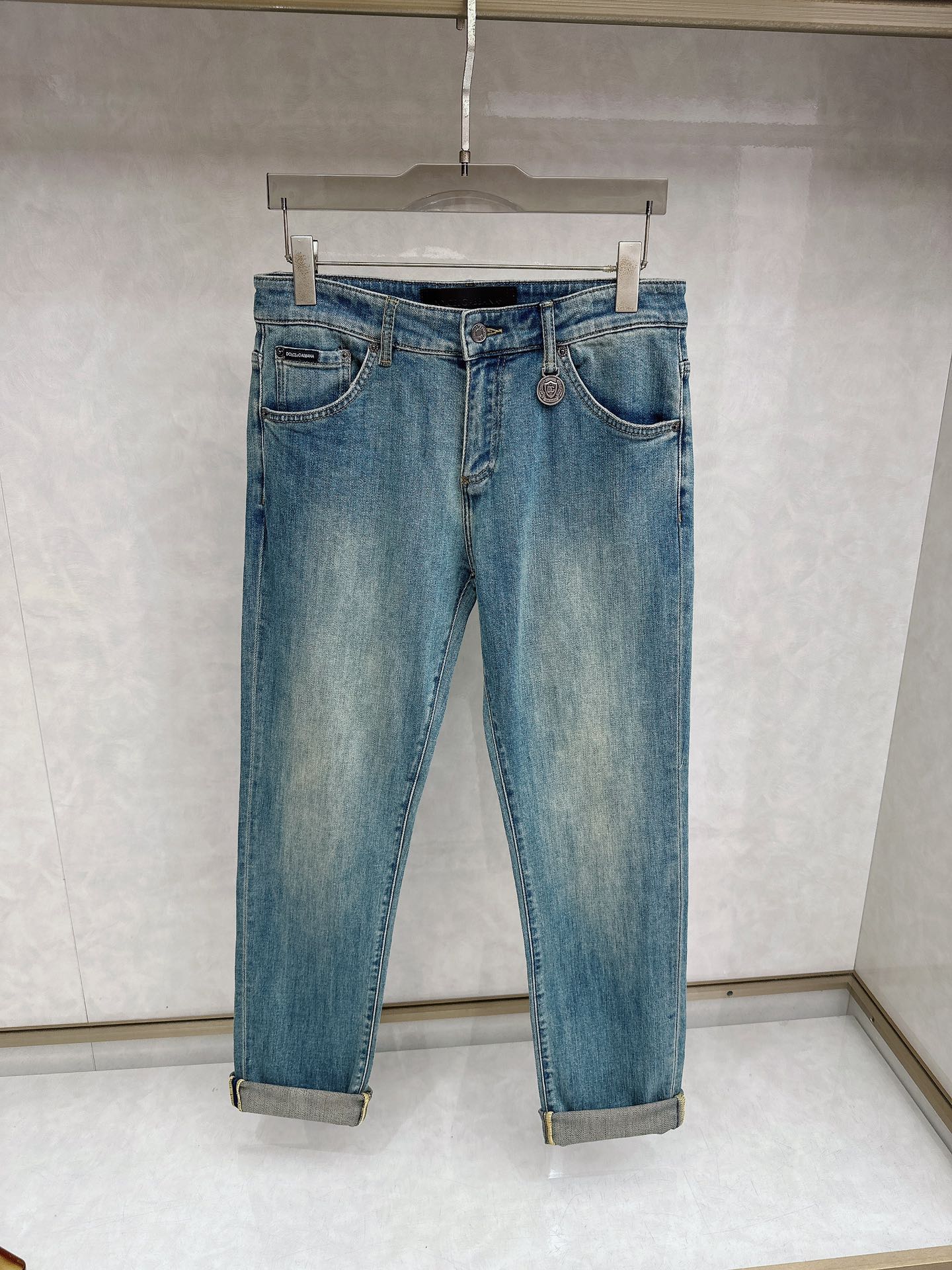 DG 2025秋冬🔥🔥新款现货上市，原单爆款牛仔裤👖超级定制款，原版五金，超级重工工艺，版型超赞👍细节做