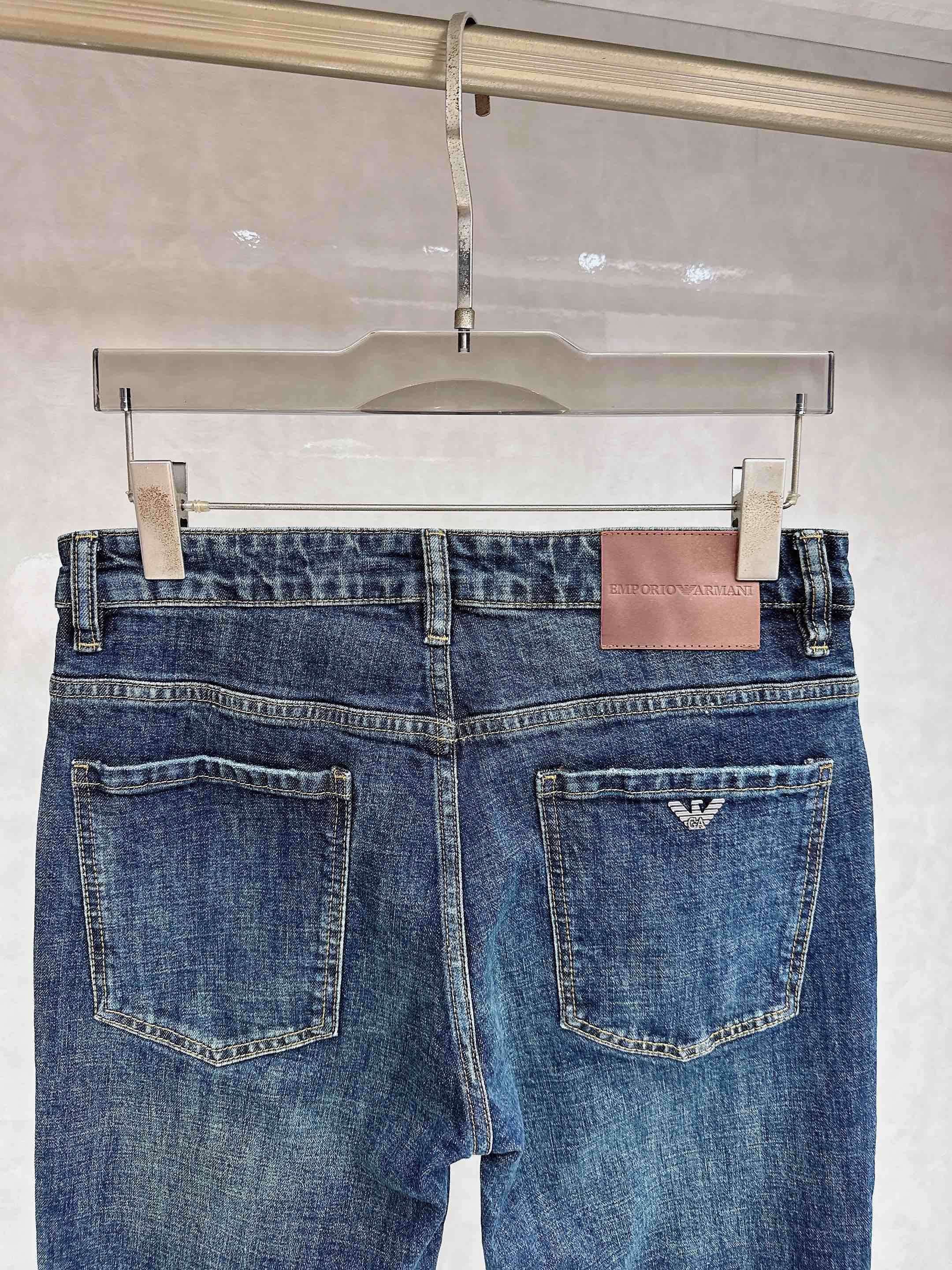 阿玛尼 2025秋冬🔥🔥新款现货上市，原单爆款牛仔裤👖超级定制款，原版五金，超级重工工艺，版型超赞👍细节