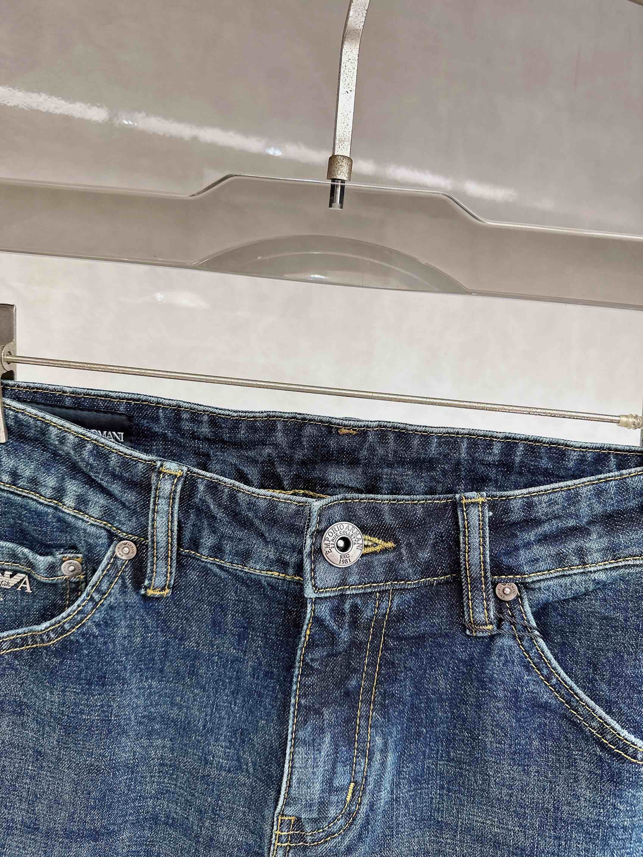 阿玛尼 2025秋冬🔥🔥新款现货上市，原单爆款牛仔裤👖超级定制款，原版五金，超级重工工艺，版型超赞👍细节