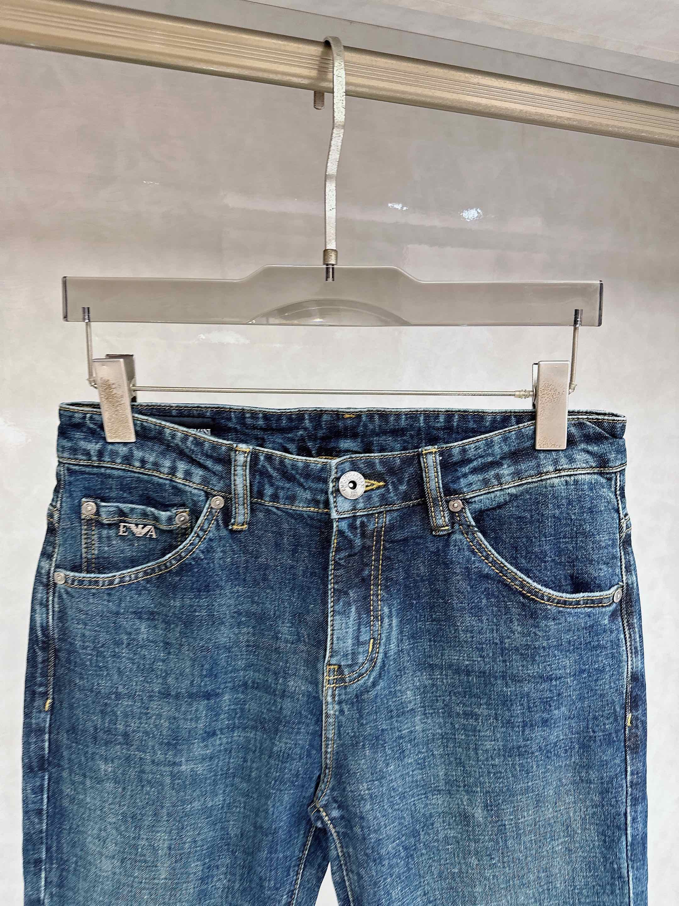 阿玛尼 2025秋冬🔥🔥新款现货上市，原单爆款牛仔裤👖超级定制款，原版五金，超级重工工艺，版型超赞👍细节