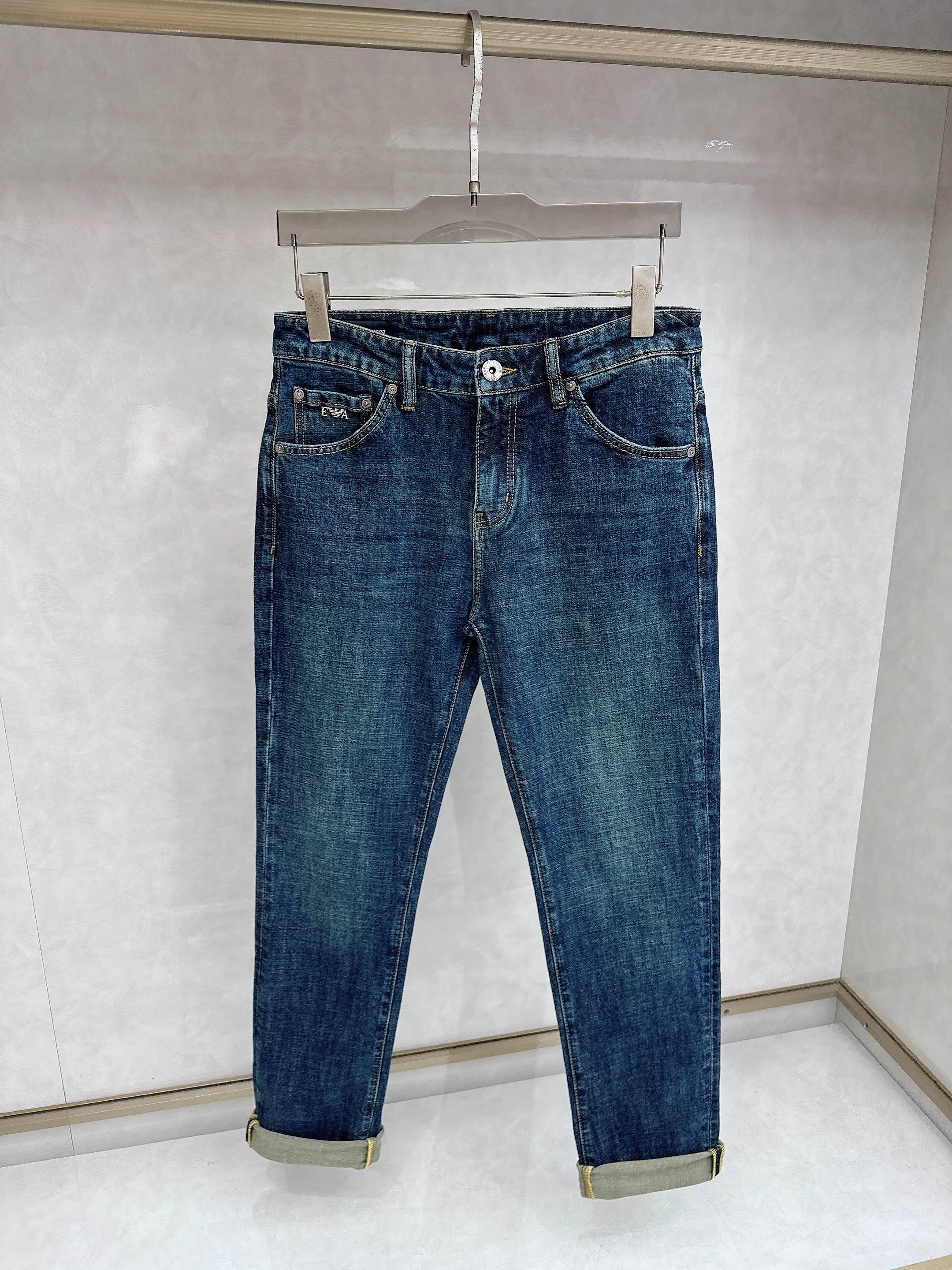 阿玛尼 2025秋冬🔥🔥新款现货上市，原单爆款牛仔裤👖超级定制款，原版五金，超级重工工艺，版型超赞👍细节