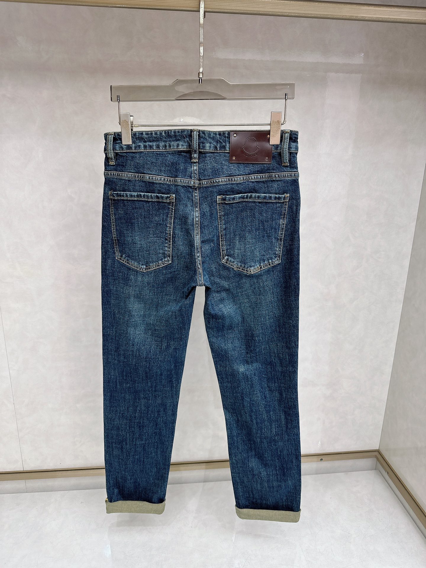 蒙口 2025秋冬🔥🔥新款现货上市，原单爆款牛仔裤👖超级定制款，原版五金，超级重工工艺，版型超赞👍细节做