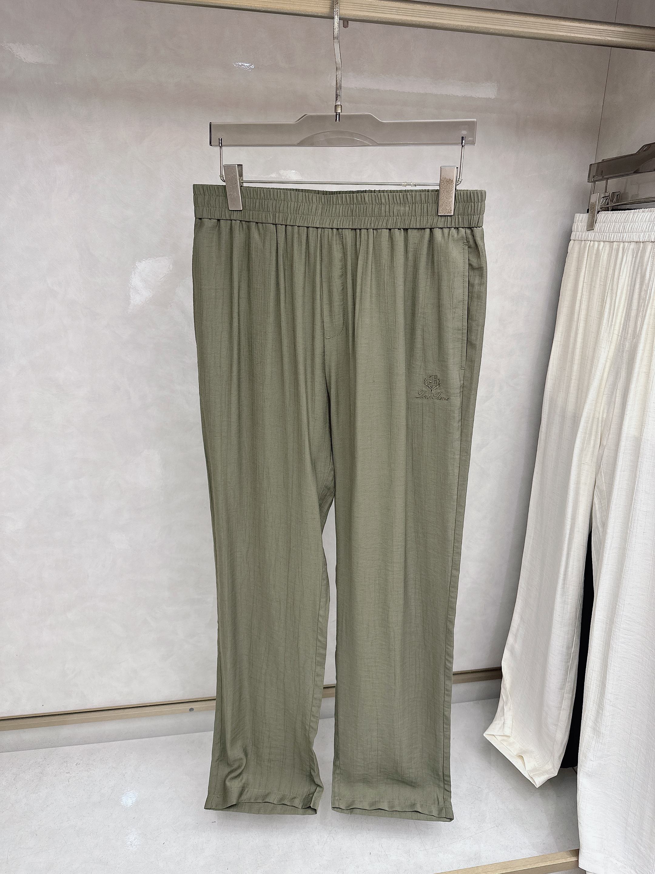 -Loro Piana 2026春夏新款新款休闲裤 高端版本！定制面料 透气舒适度高，细节无可挑剔，品牌