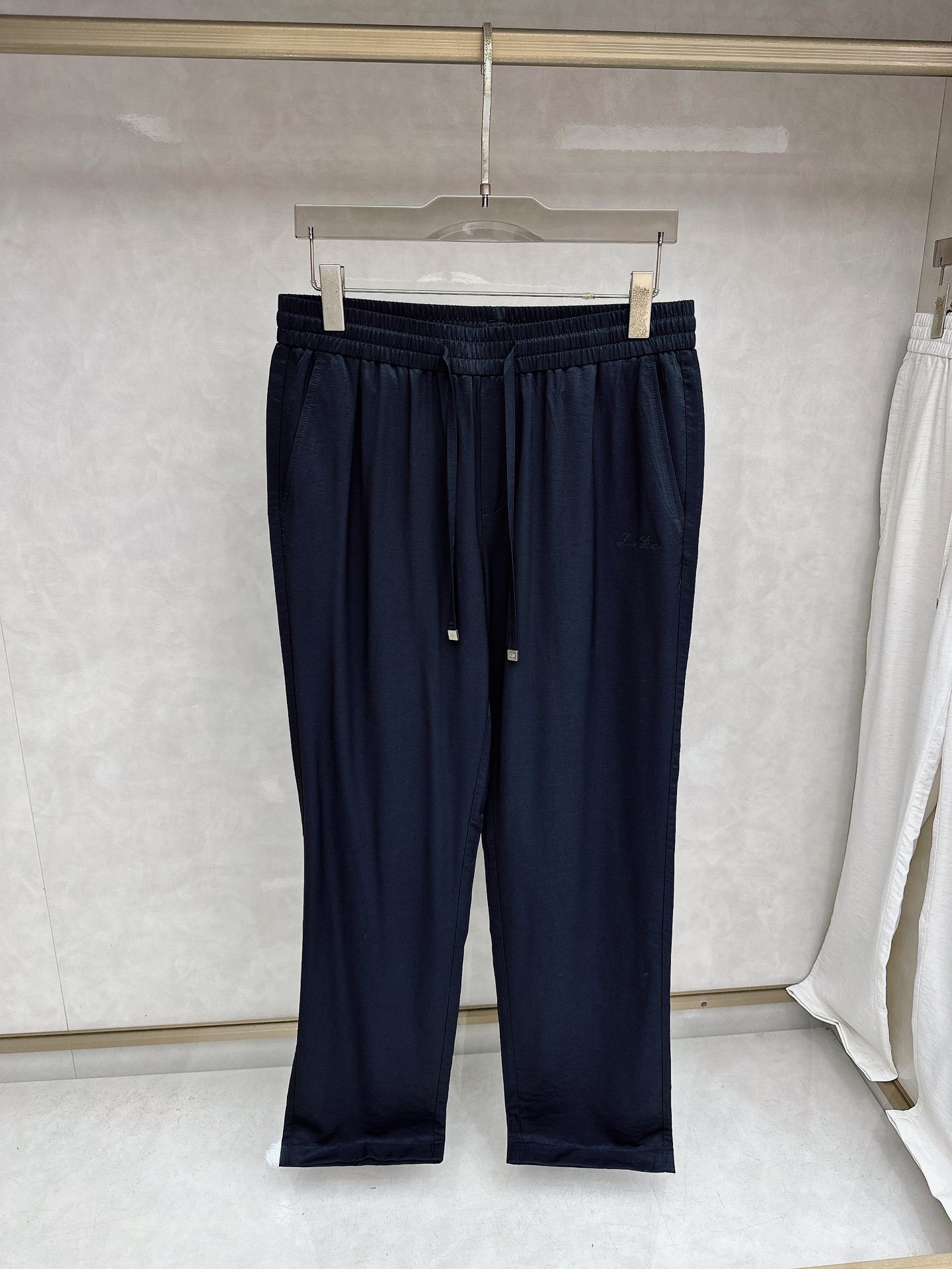 -Loro Piana 2026春夏新款新款休闲裤 高端版本！定制面料 透气舒适度高，细节无可挑剔，品牌