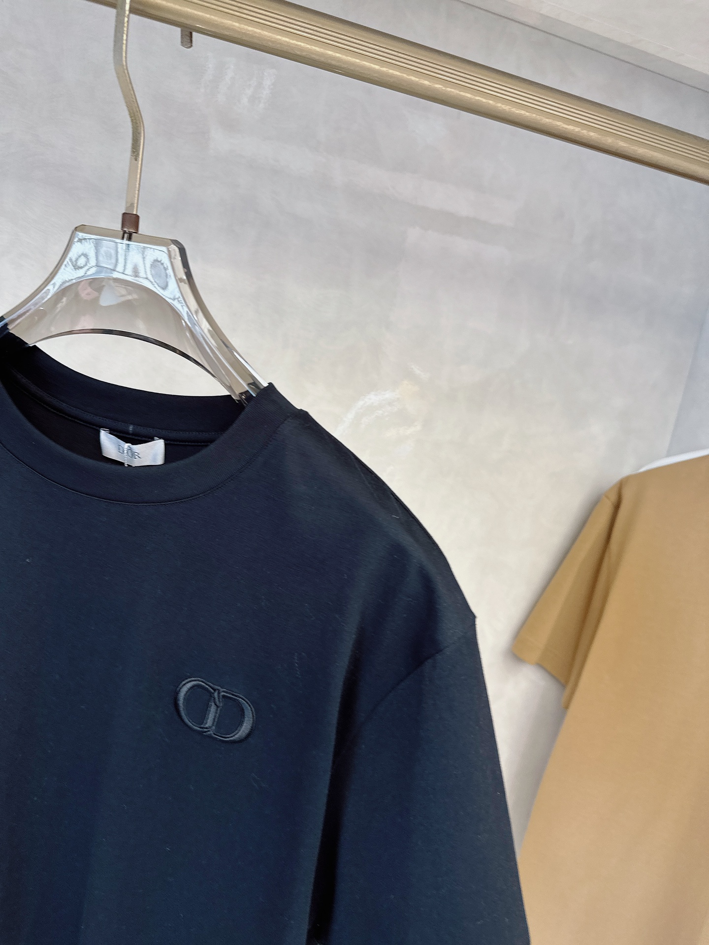 Dior men Dior 2026ss New T logo — photo 4