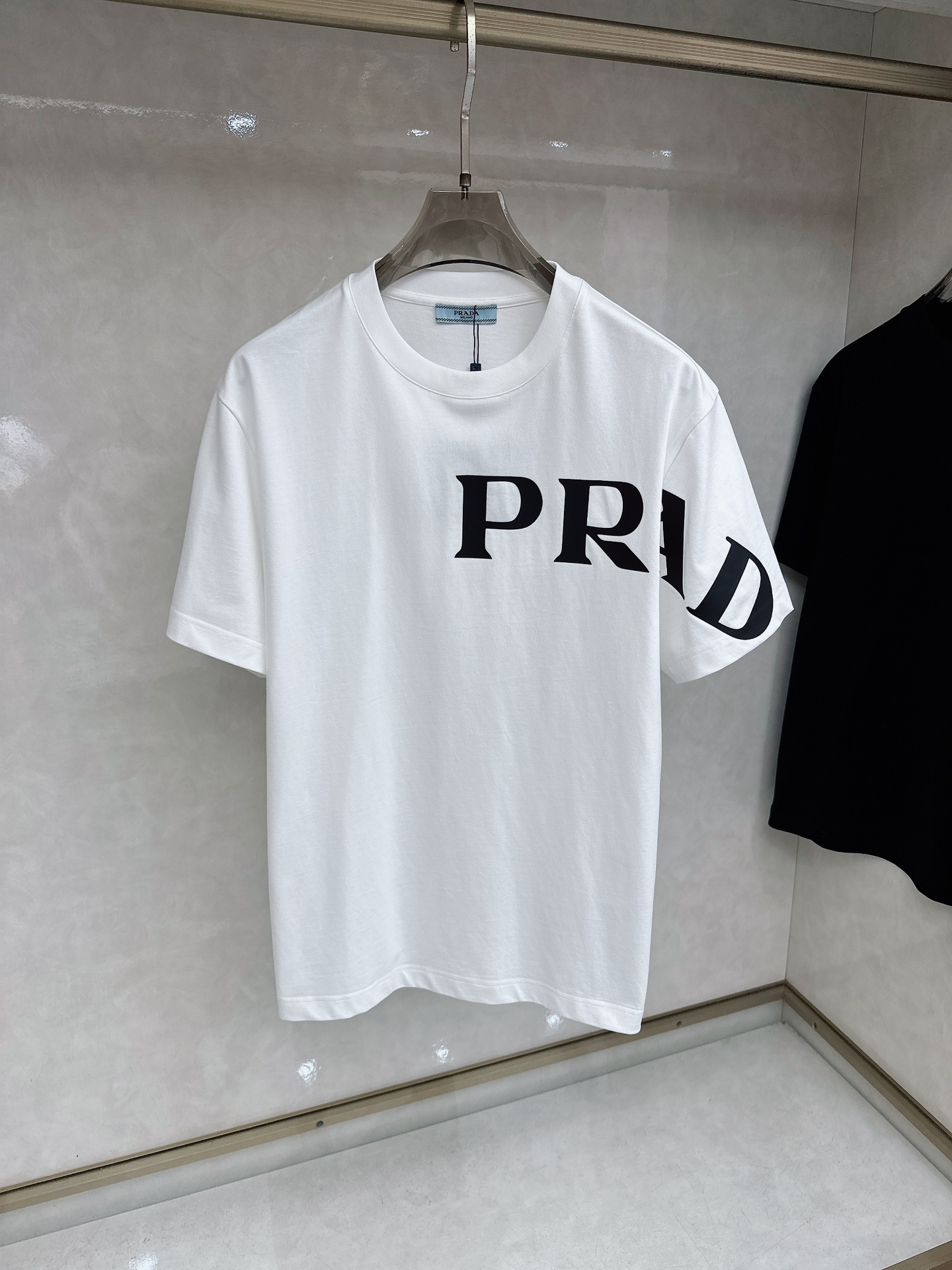 Prada 普拉达 2026ss 春夏新款首发专柜最新款短袖圆领T恤 高端订制 设计前卫时尚！品牌log