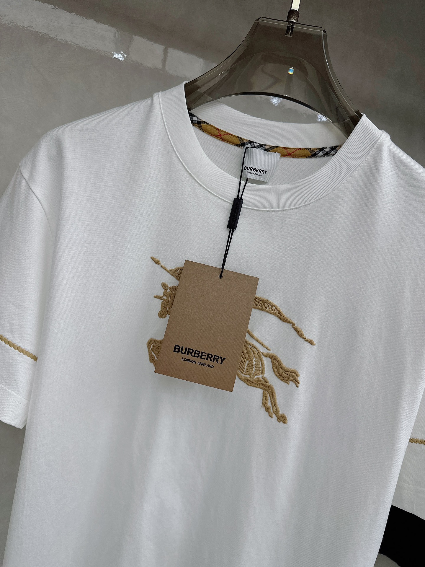 Burberry 巴宝莉 2026ss 春夏新款首发专柜最新款短袖圆领T恤 高端订制 设计前卫时尚！品牌