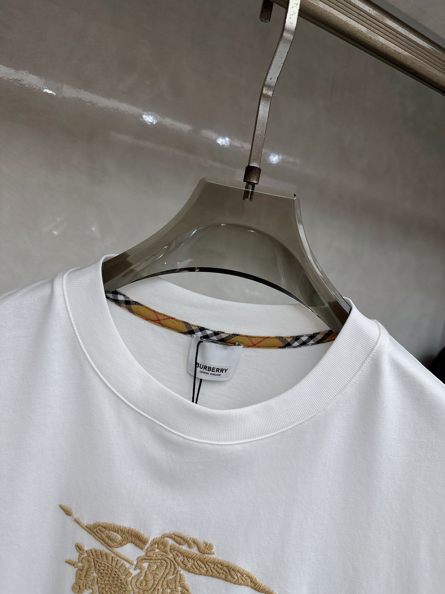 Burberry 巴宝莉 2026ss 春夏新款首发专柜最新款短袖圆领T恤 高端订制 设计前卫时尚！品牌