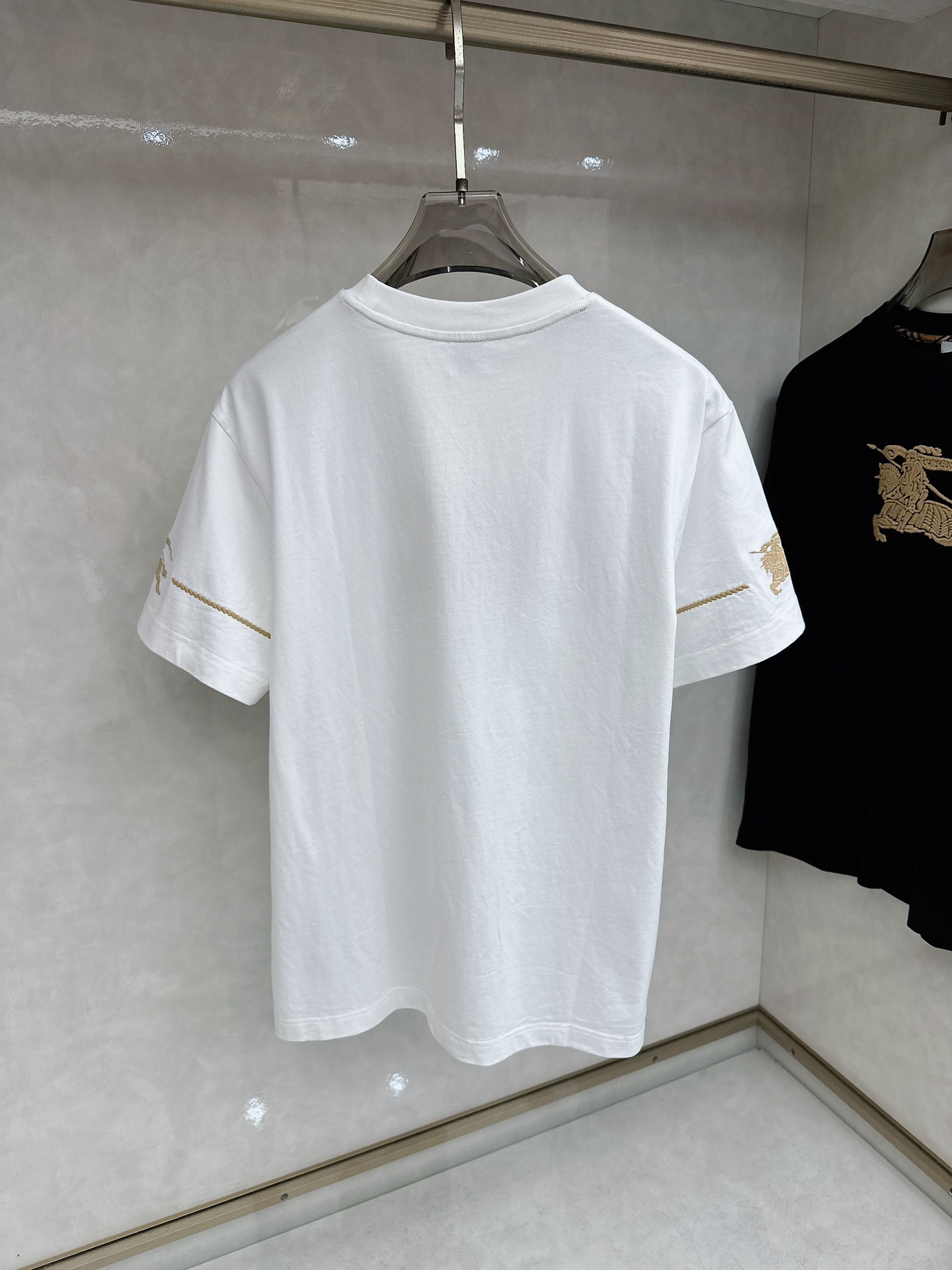 Burberry 巴宝莉 2026ss 春夏新款首发专柜最新款短袖圆领T恤 高端订制 设计前卫时尚！品牌