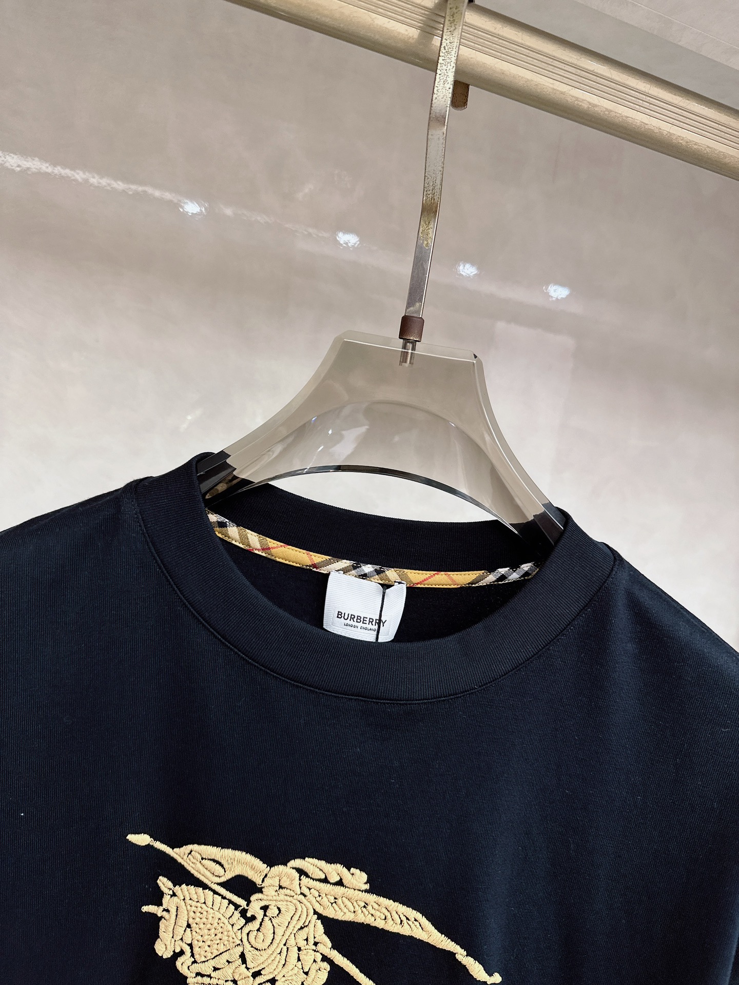 Burberry 巴宝莉 2026ss 春夏新款首发专柜最新款短袖圆领T恤 高端订制 设计前卫时尚！品牌