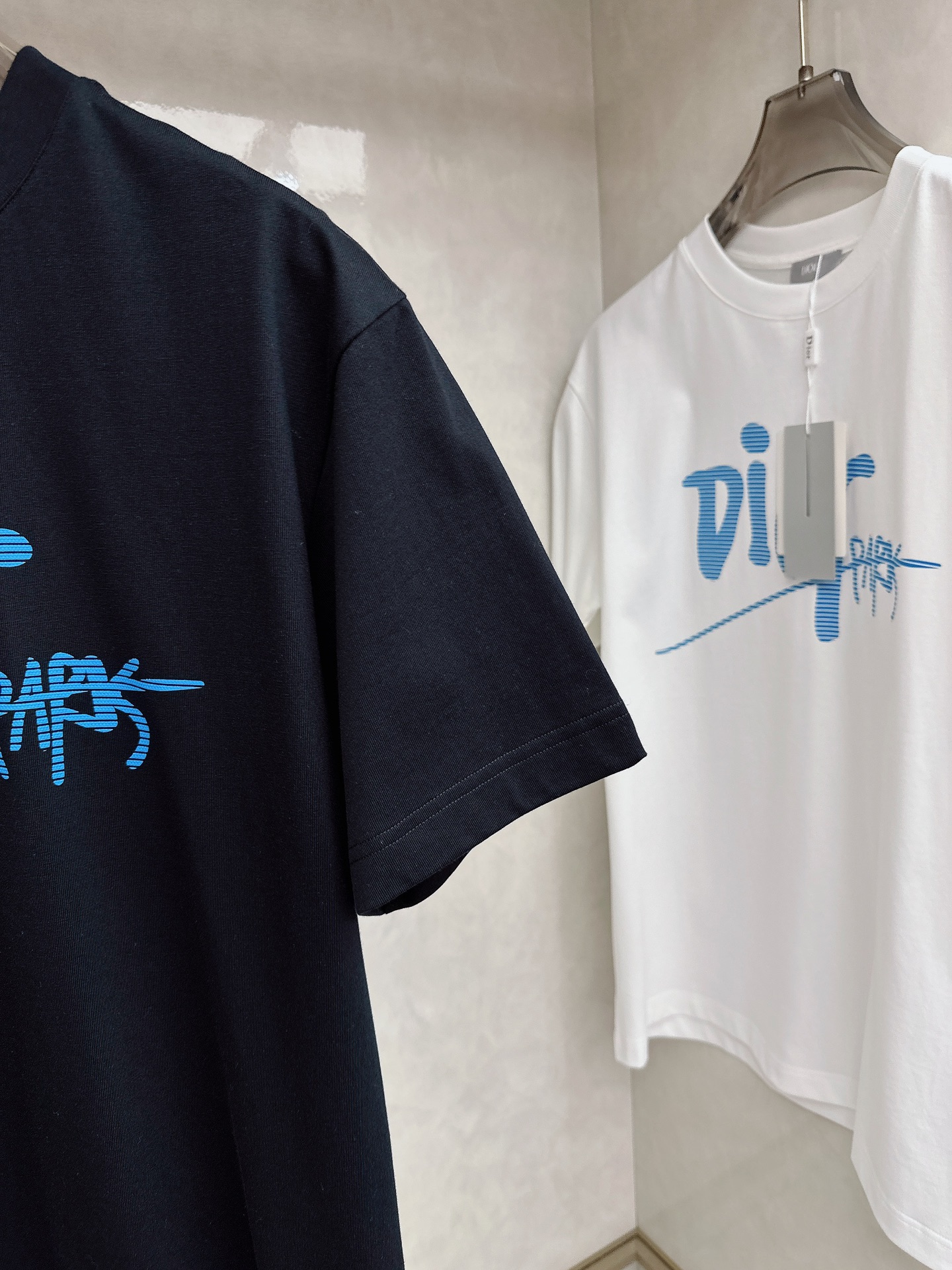 Dior 迪奥 2026ss 春夏新款首发专柜最新款短袖圆领T恤 高端订制 设计前卫时尚！品牌logo重