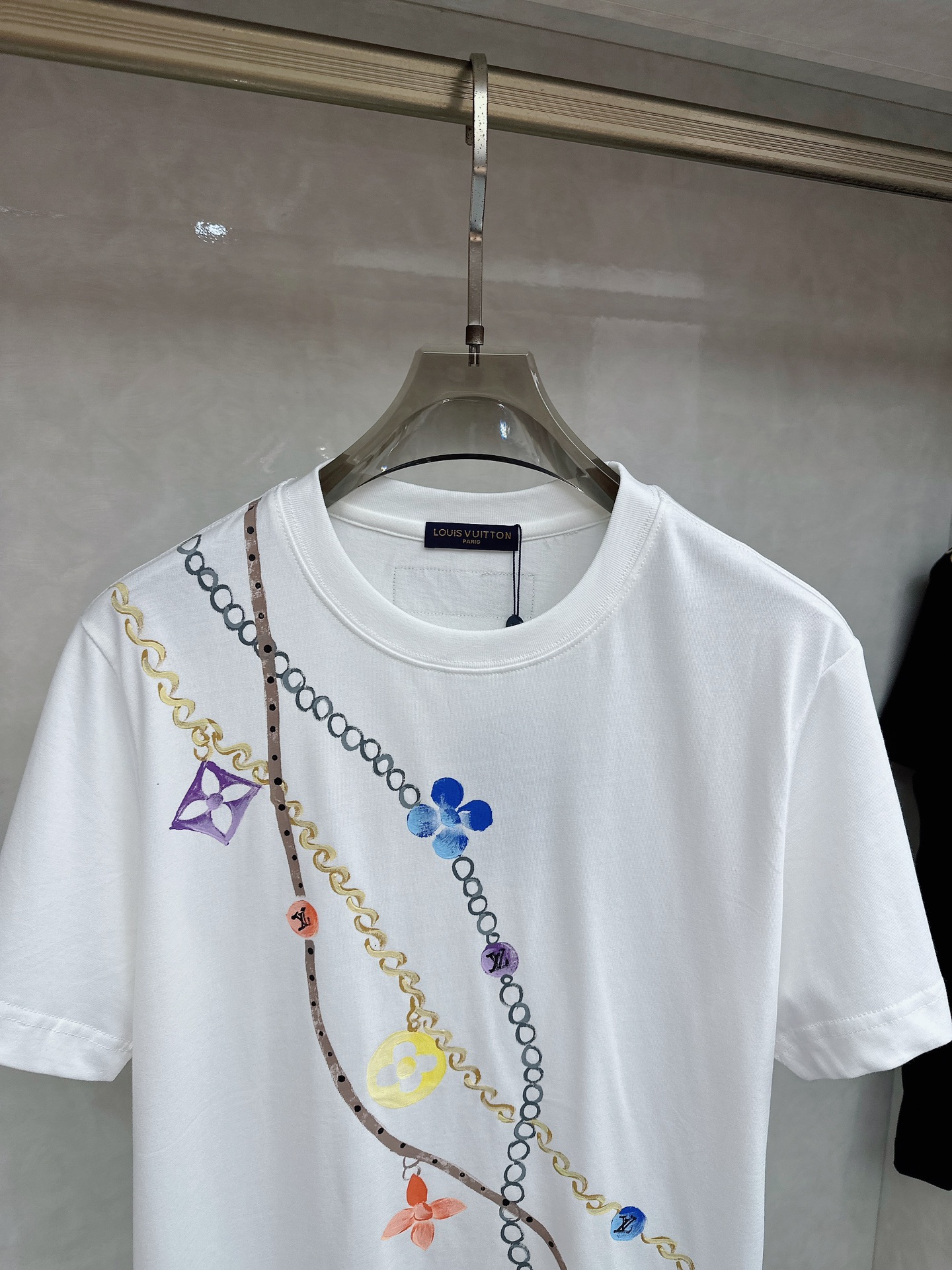 LV 2026SS春夏新款首发专柜最新款短袖圆领T恤 高端订制 设计前卫时尚！品牌logo重工艺设计 高