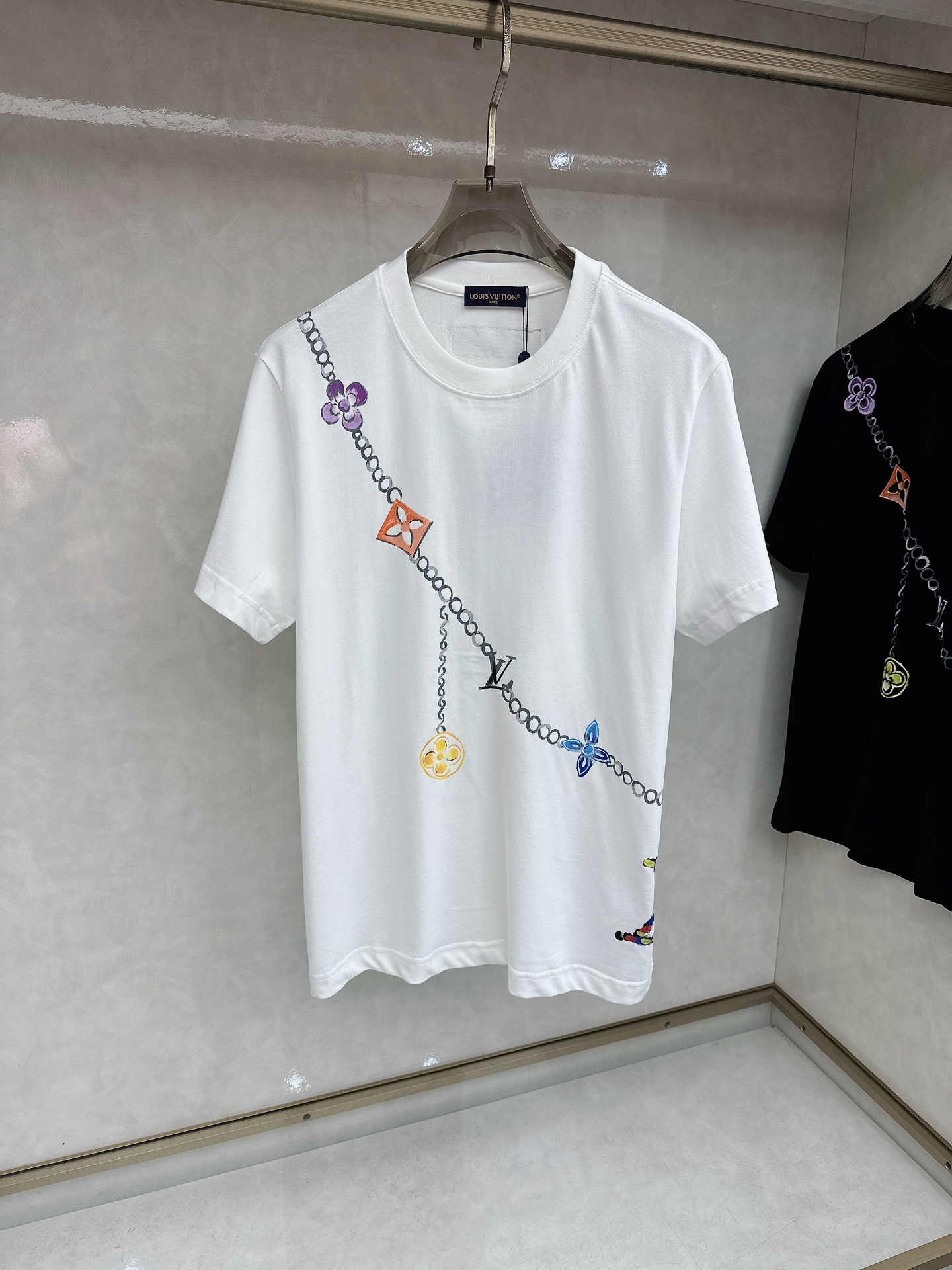 LV 2026SS春夏新款首发专柜最新款短袖圆领T恤 高端订制 设计前卫时尚！品牌logo重工艺设计 高