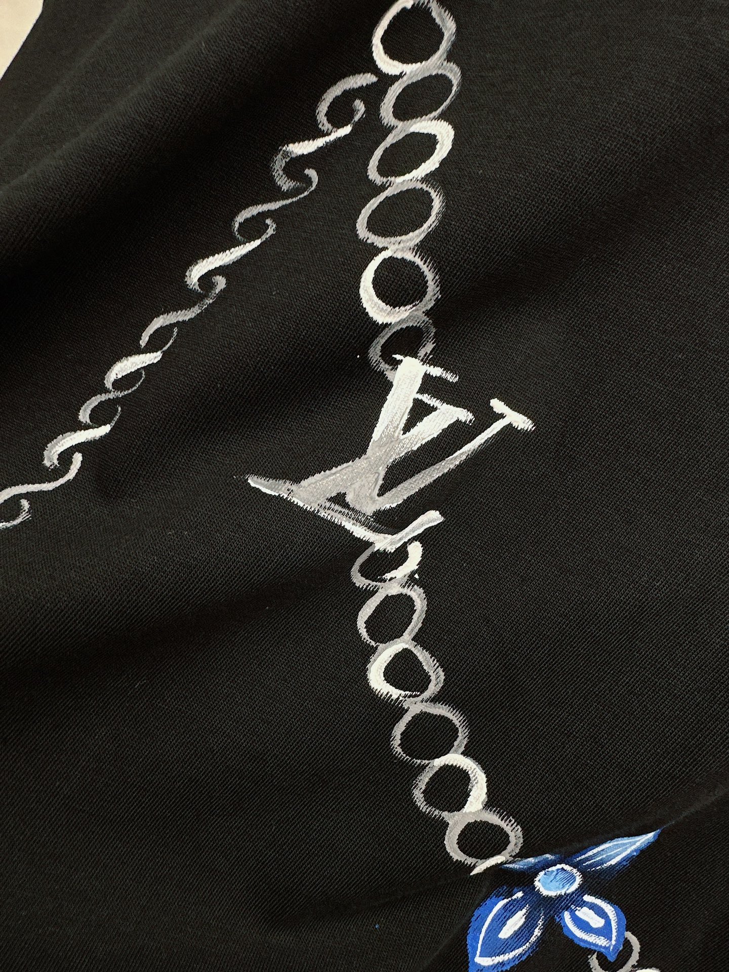LV 2026SS春夏新款首发专柜最新款短袖圆领T恤 高端订制 设计前卫时尚！品牌logo重工艺设计 高