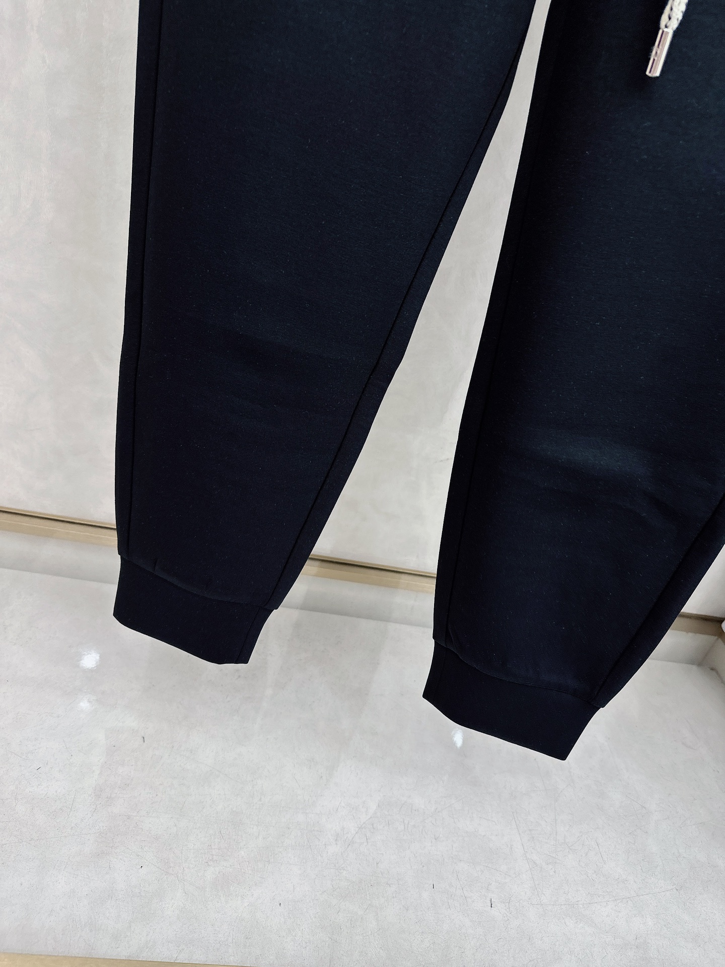 罗意威 2026春夏新款休闲裤！官网同步发售。品牌经典LOGO休闲裤 ，定制面料，舒适度极好，手触感强烈