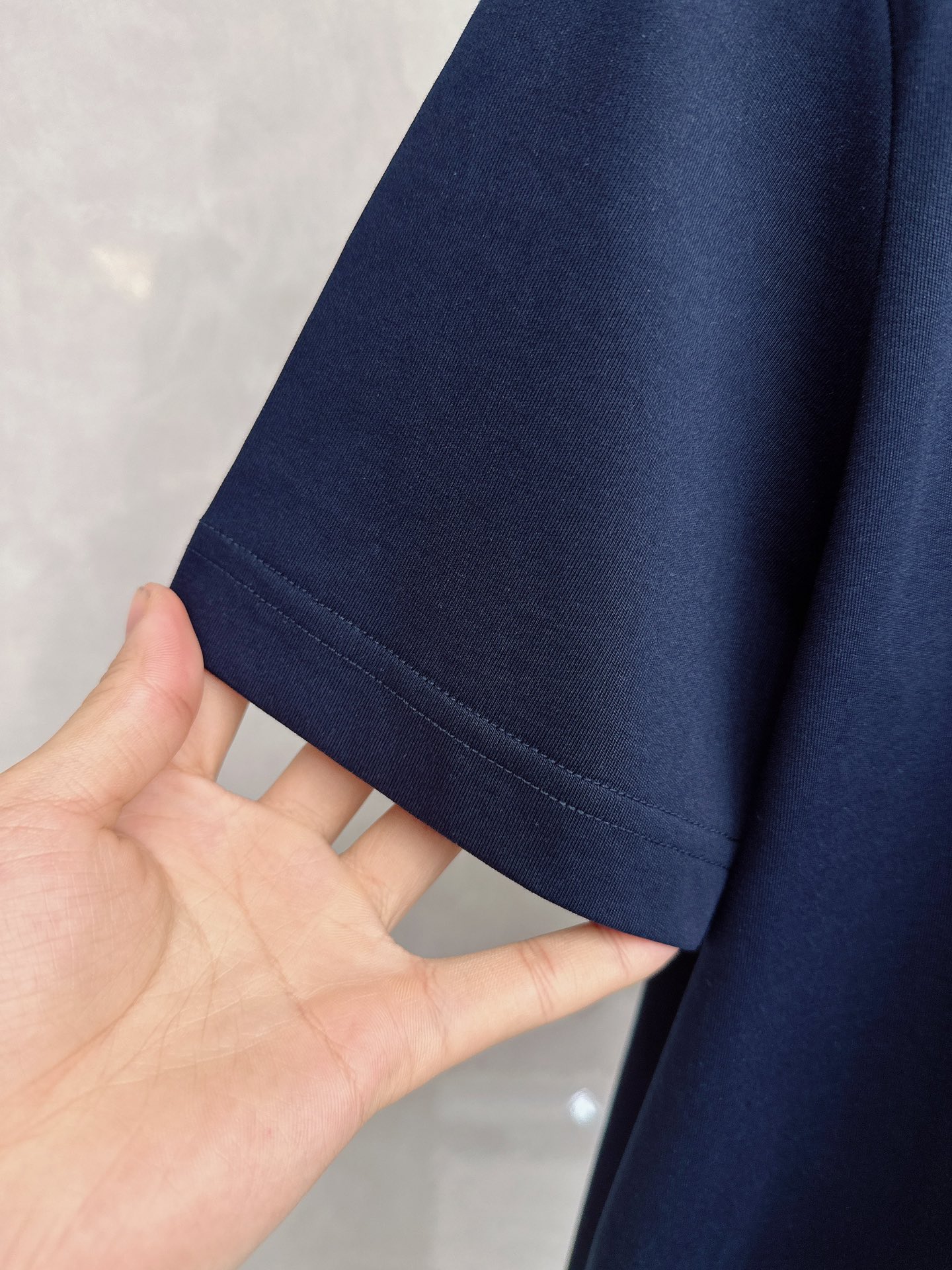 杰尼亚 2026顶级品质logo刺绣衬衫领棉质短袖T恤，三标齐全，原版定制logo刻字纽扣，定织顶级22