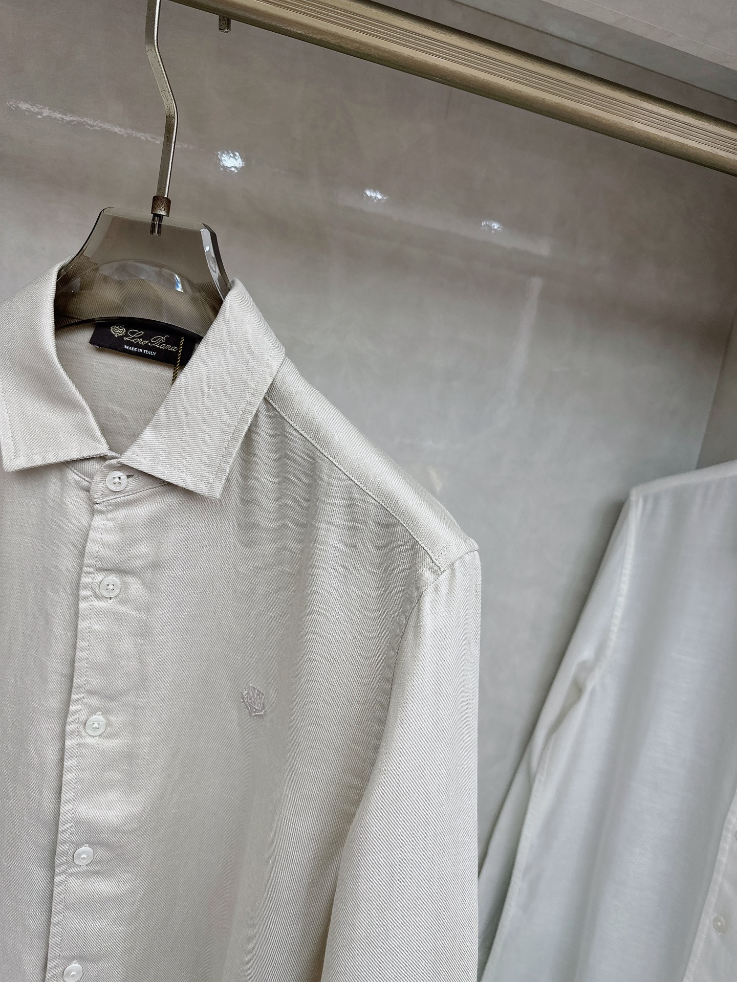 Loro piana 顶级品质Loro piana徽标刺绣亚麻长袖衬衫，三标齐全，原版定制logo刻字纽