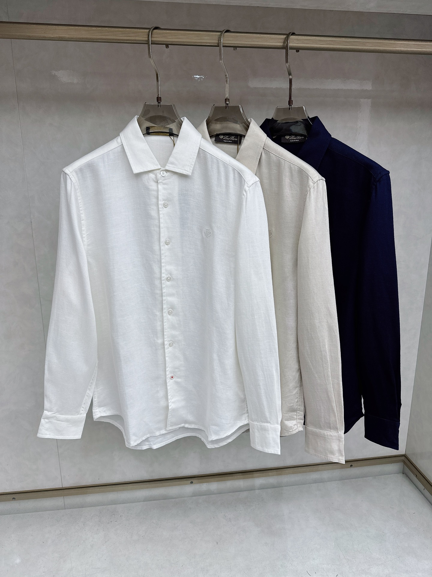 Loro piana 顶级品质Loro piana徽标刺绣亚麻长袖衬衫，三标齐全，原版定制logo刻字纽