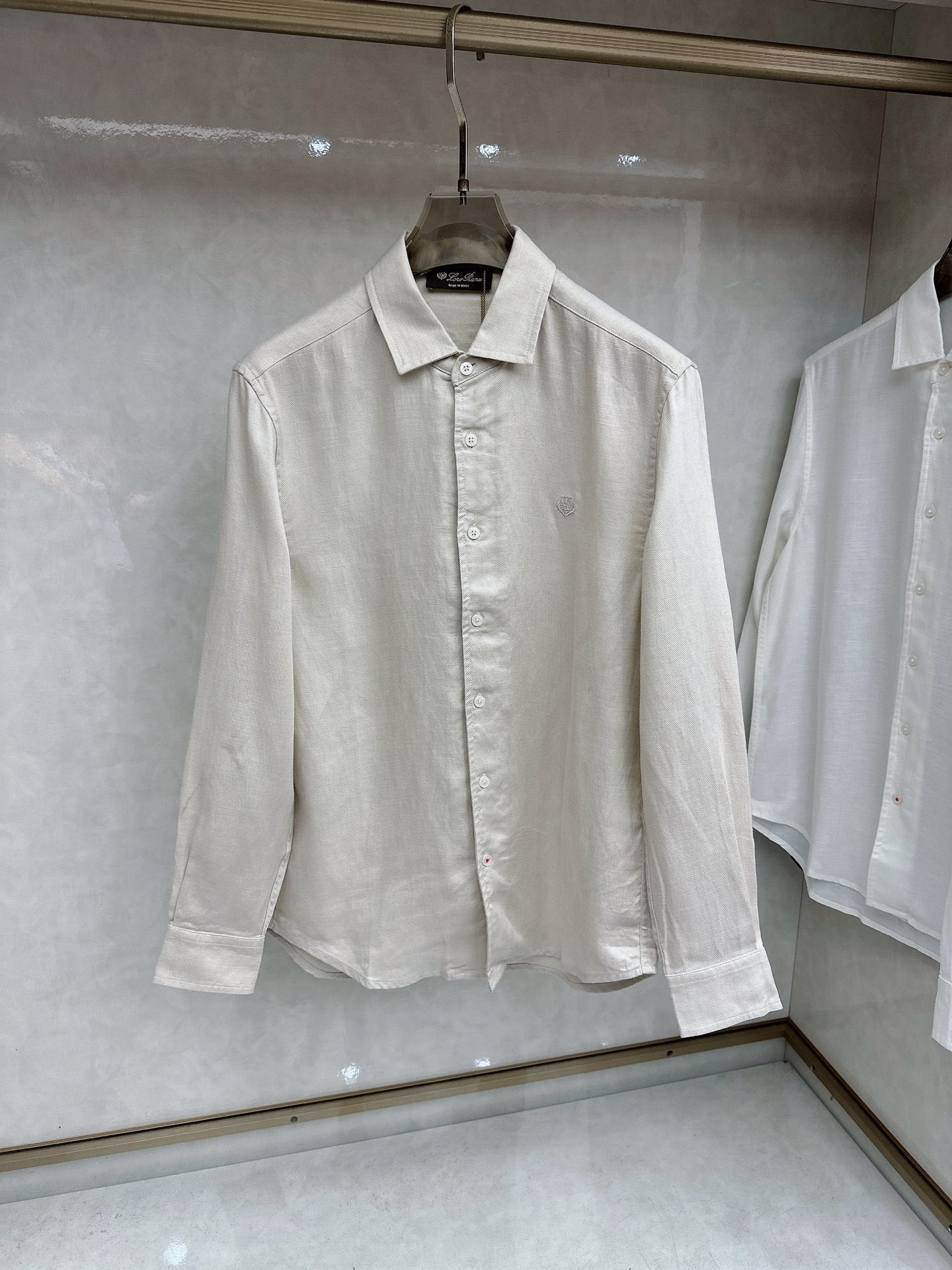 Loro piana 顶级品质Loro piana徽标刺绣亚麻长袖衬衫，三标齐全，原版定制logo刻字纽