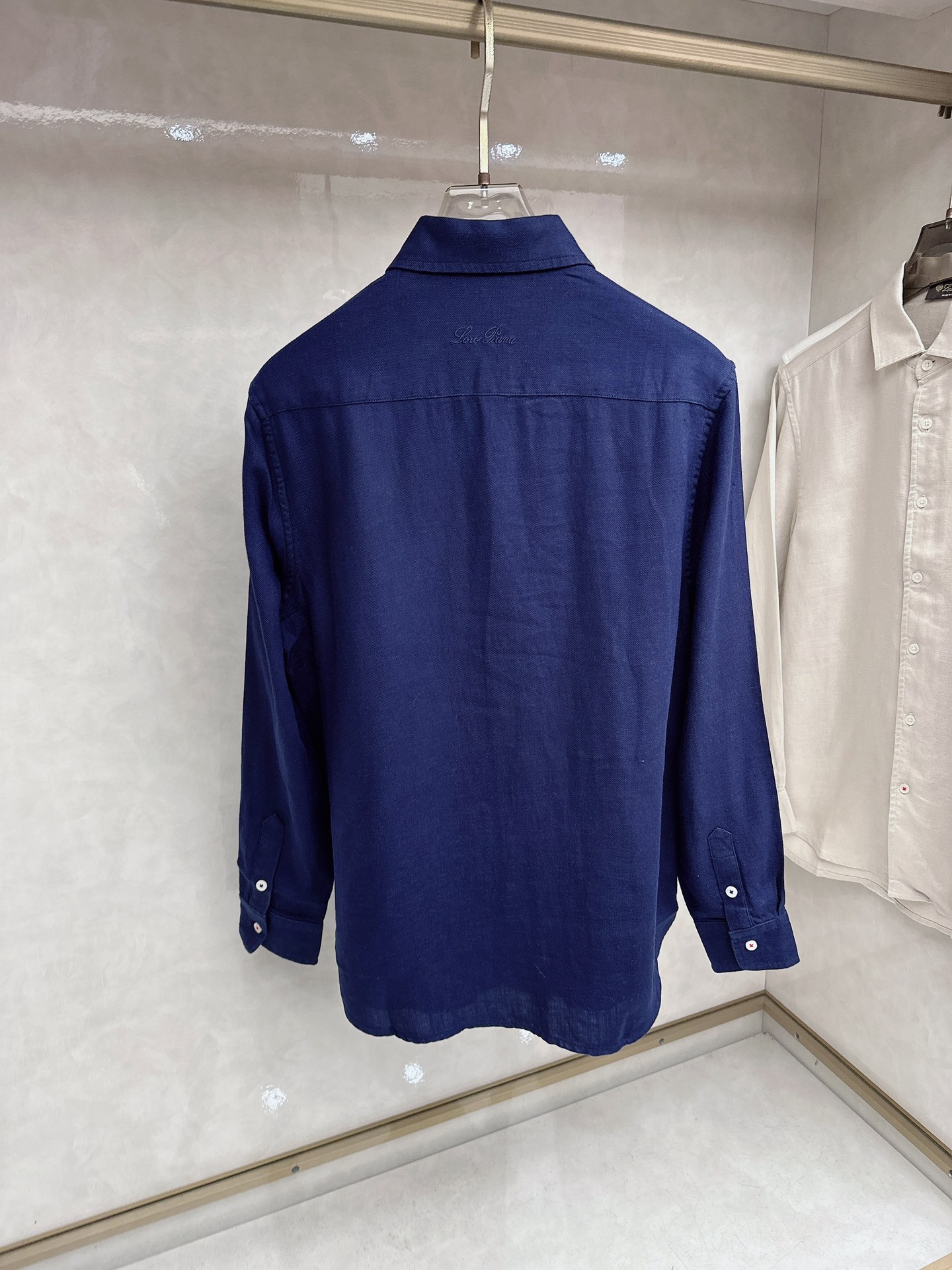 Loro piana 顶级品质Loro piana徽标刺绣亚麻长袖衬衫，三标齐全，原版定制logo刻字纽