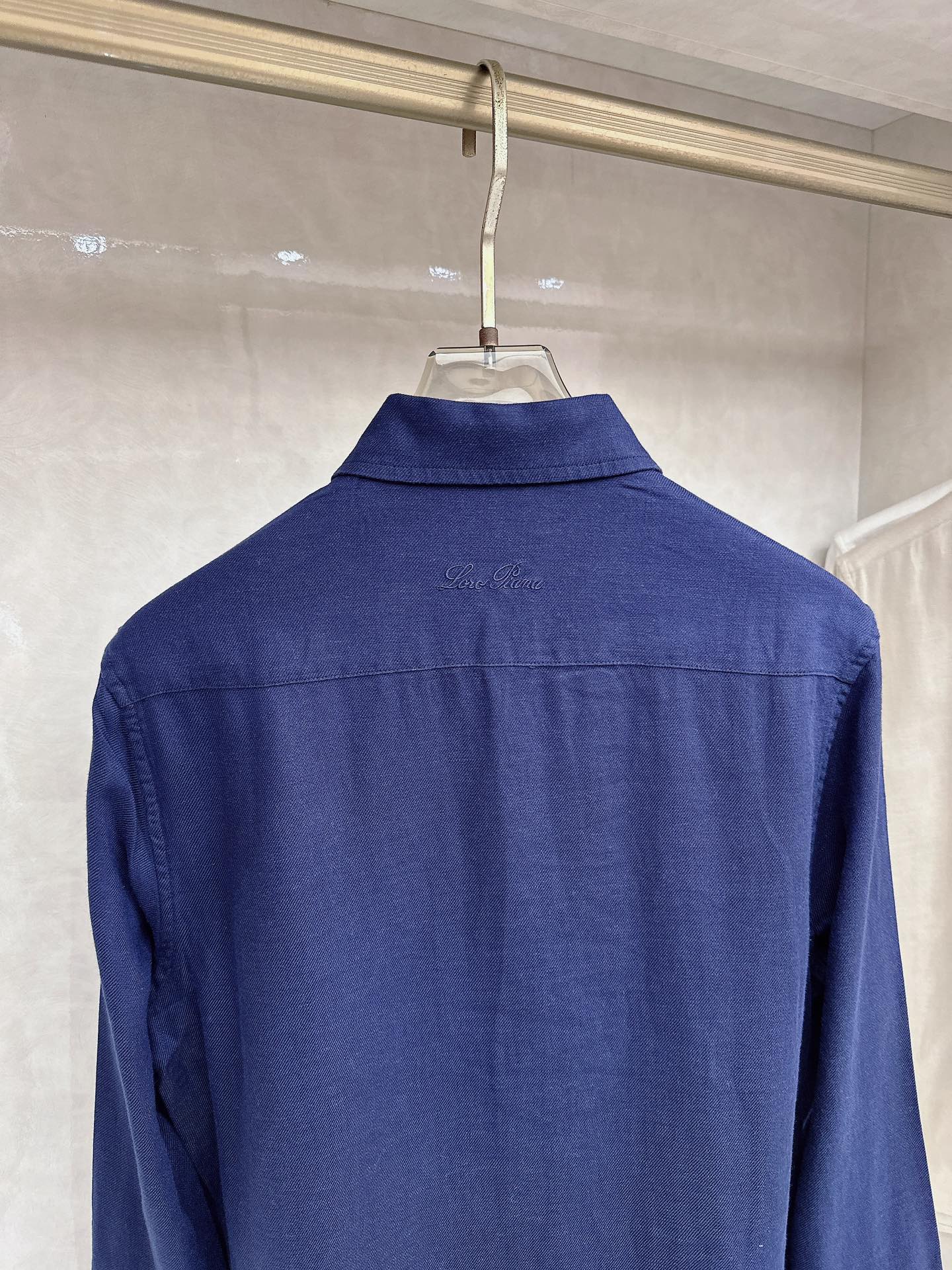 Loro piana 顶级品质Loro piana徽标刺绣亚麻长袖衬衫，三标齐全，原版定制logo刻字纽