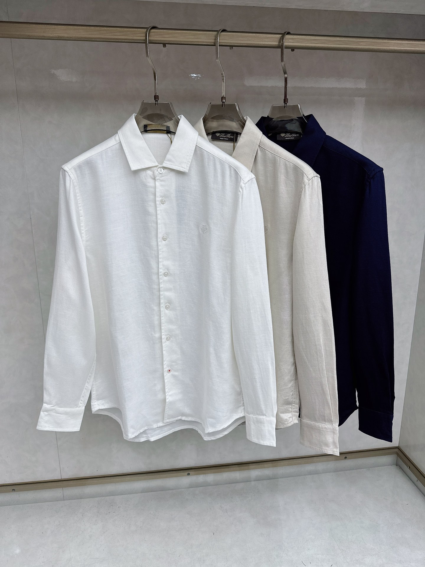 Loro piana 顶级品质Loro piana徽标刺绣亚麻长袖衬衫，三标齐全，原版定制logo刻字纽