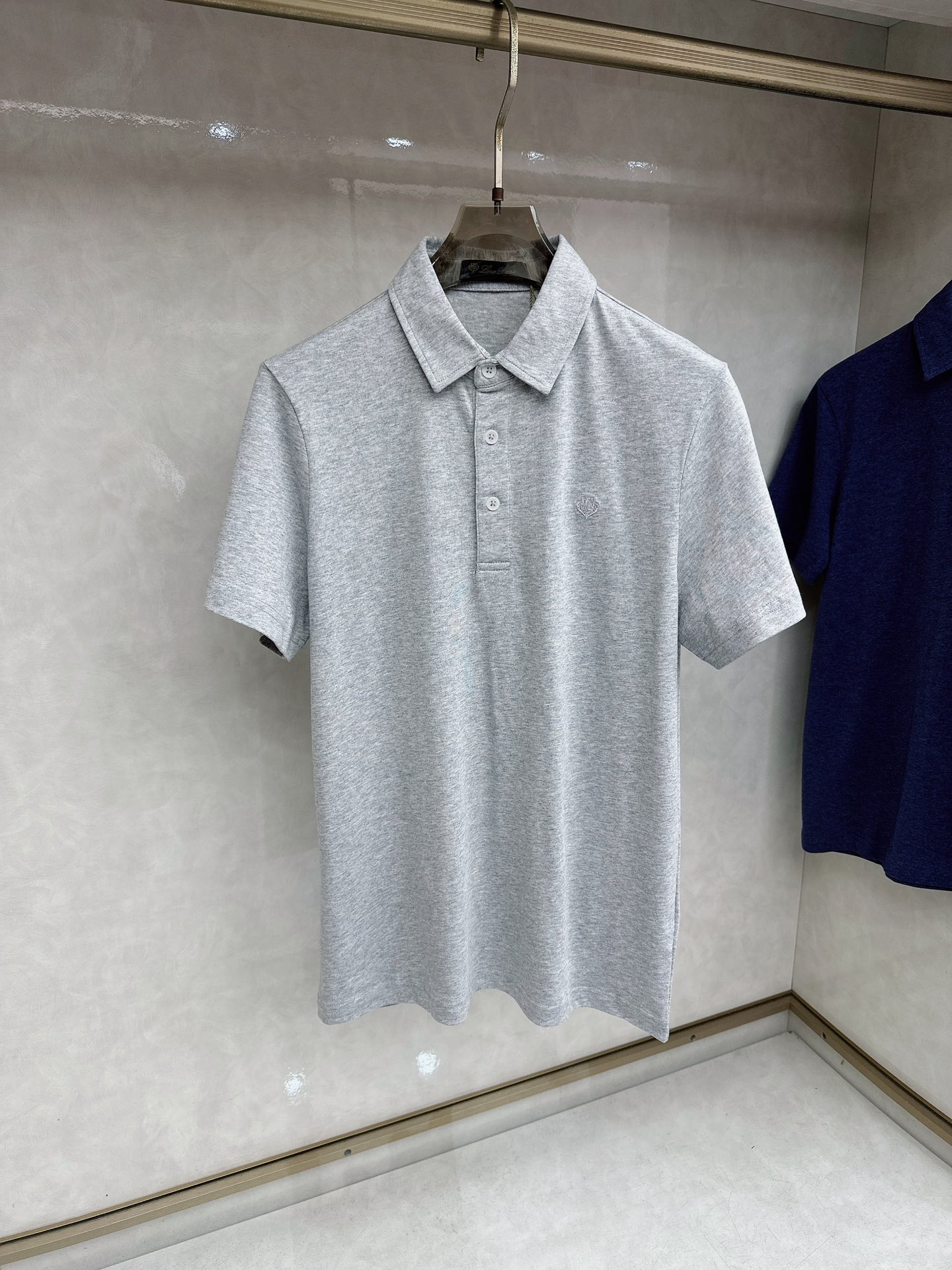 Loro piana 顶级品质Loro piana徽标刺绣衬衫领彩棉短袖T恤，三标齐全，原版定制logo