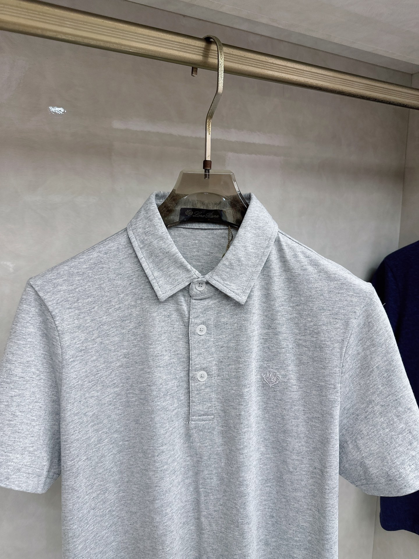 Loro piana 顶级品质Loro piana徽标刺绣衬衫领彩棉短袖T恤，三标齐全，原版定制logo