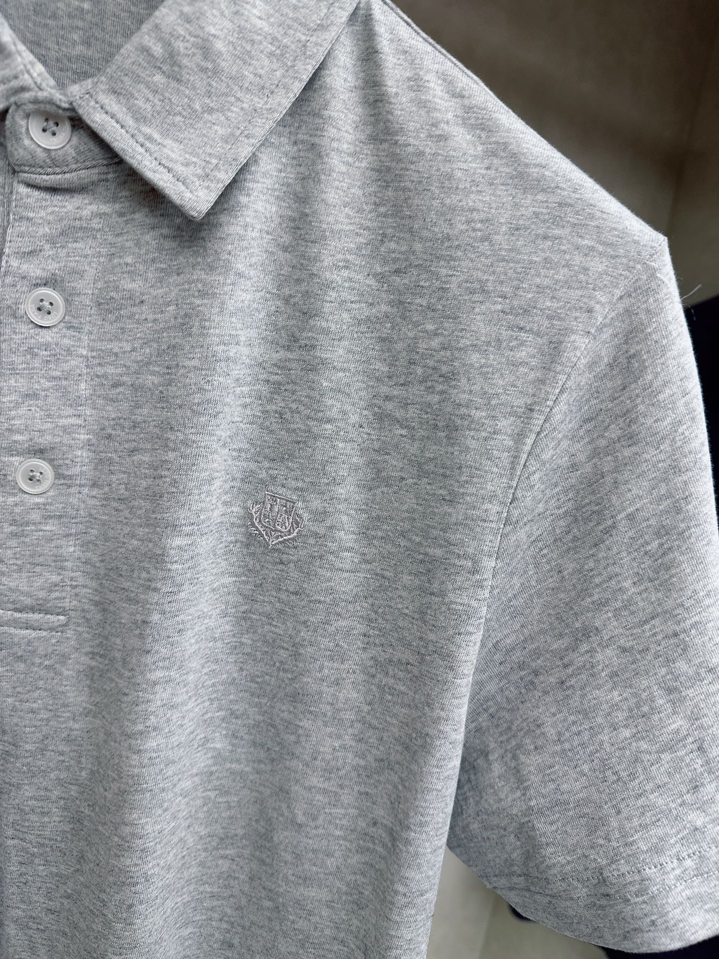 Loro piana 顶级品质Loro piana徽标刺绣衬衫领彩棉短袖T恤，三标齐全，原版定制logo