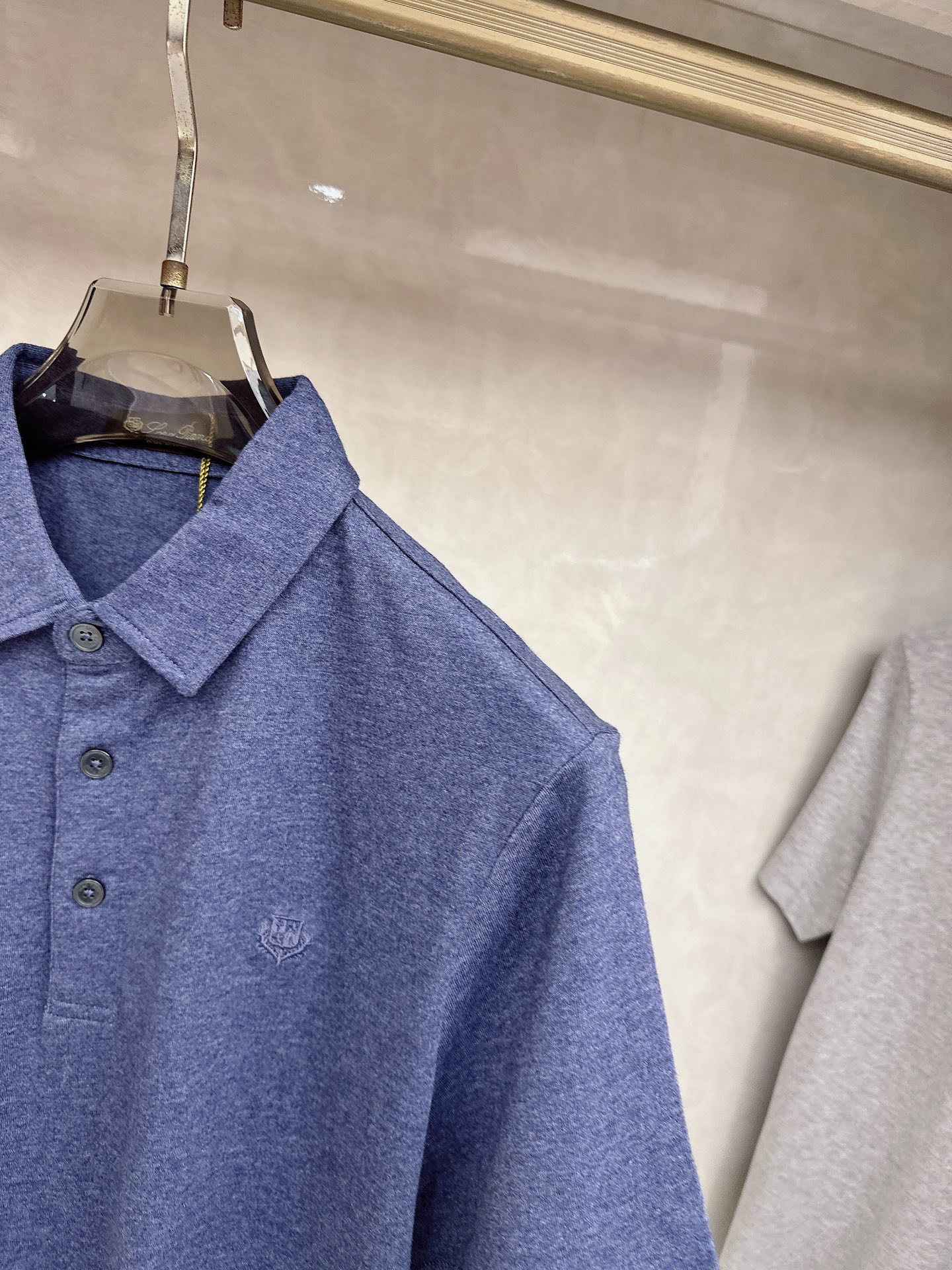 Loro piana 顶级品质Loro piana徽标刺绣衬衫领彩棉短袖T恤，三标齐全，原版定制logo