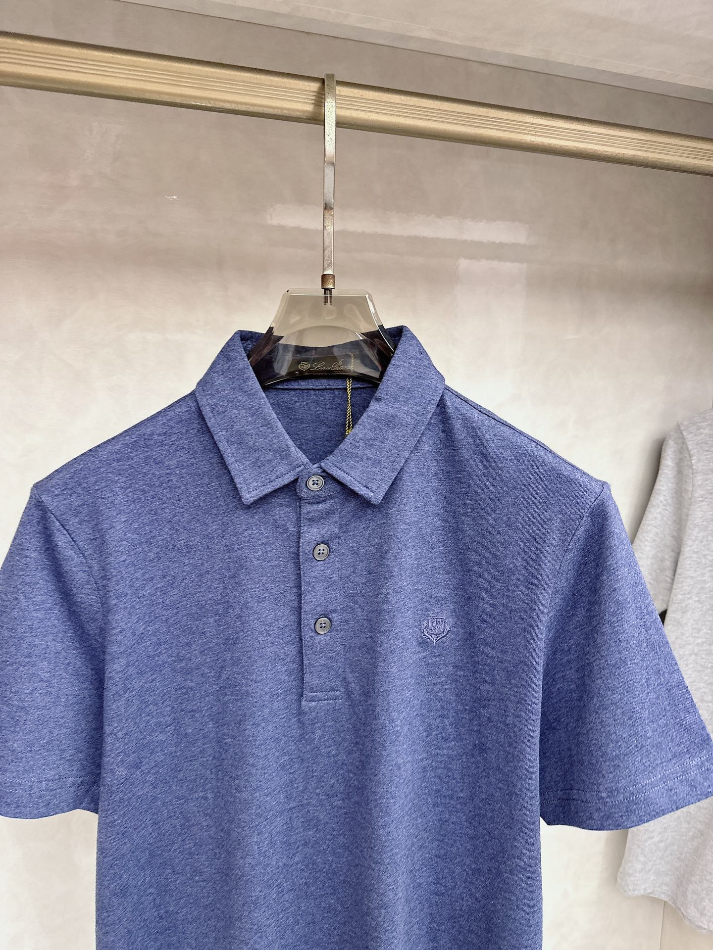 Loro piana 顶级品质Loro piana徽标刺绣衬衫领彩棉短袖T恤，三标齐全，原版定制logo