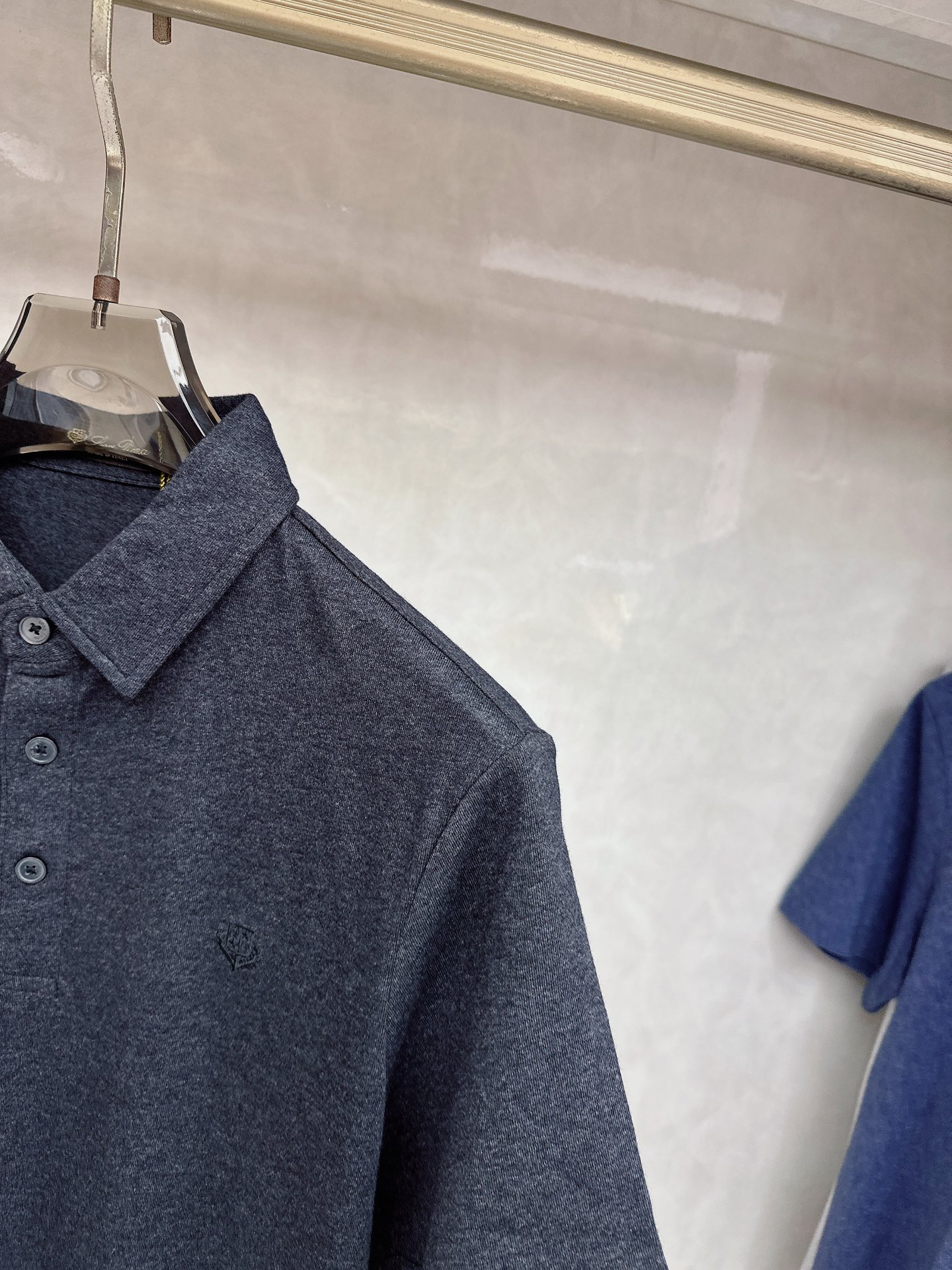 Loro piana 顶级品质Loro piana徽标刺绣衬衫领彩棉短袖T恤，三标齐全，原版定制logo