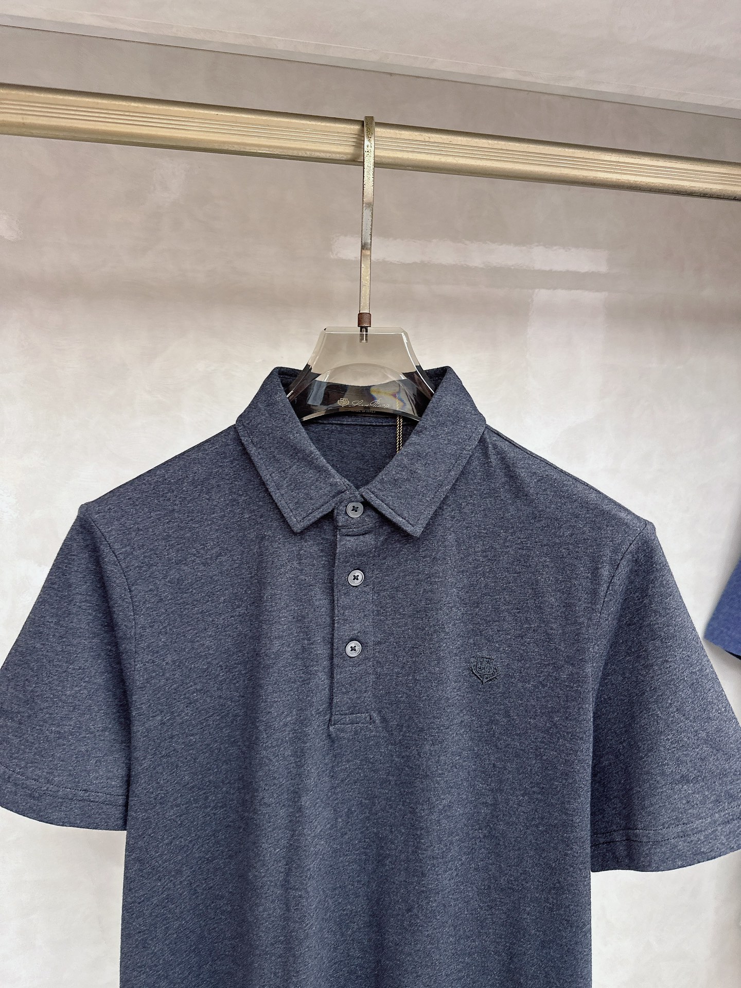 Loro piana 顶级品质Loro piana徽标刺绣衬衫领彩棉短袖T恤，三标齐全，原版定制logo