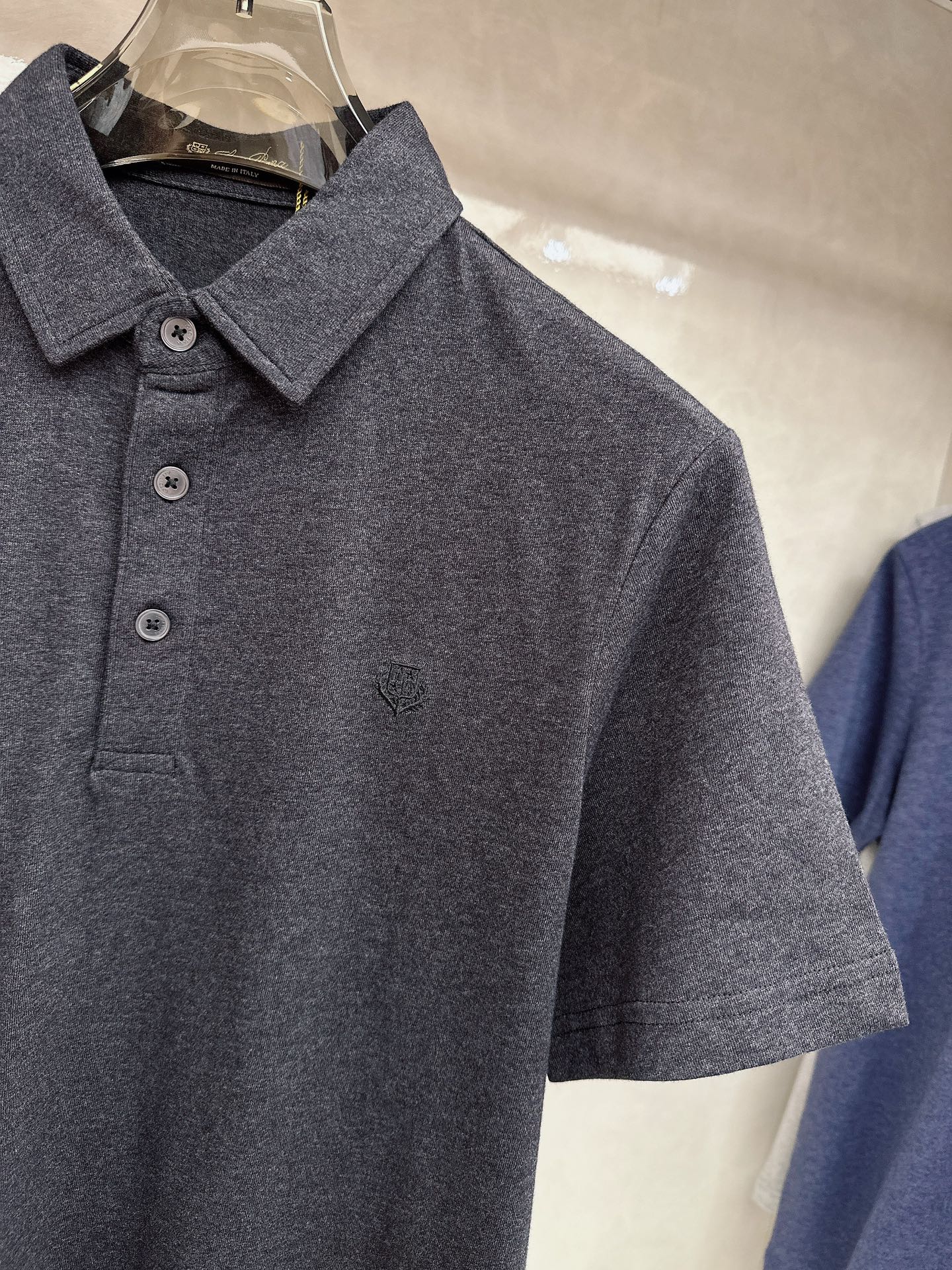 Loro piana 顶级品质Loro piana徽标刺绣衬衫领彩棉短袖T恤，三标齐全，原版定制logo