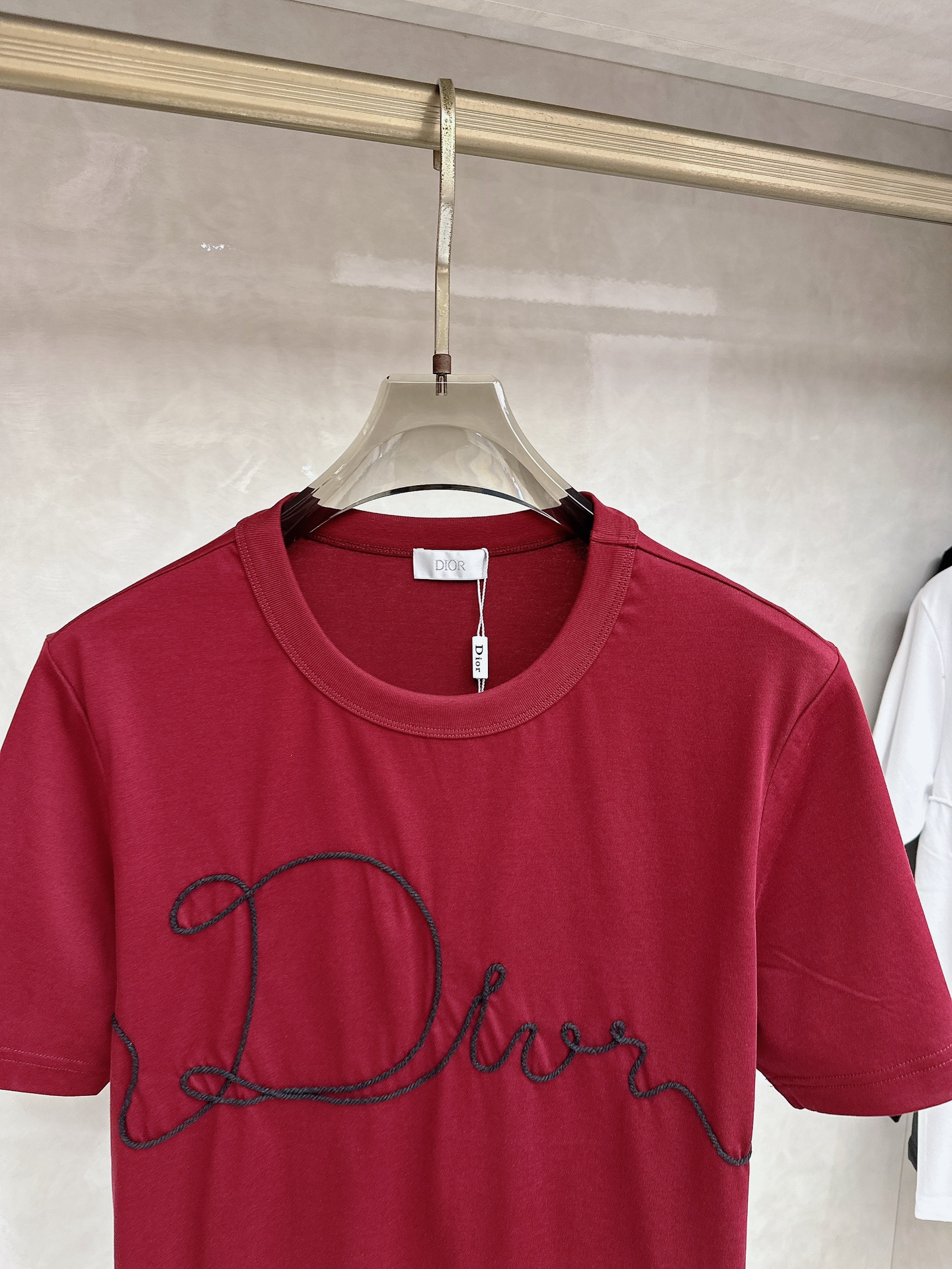 BC 2026顶级品质CD丝带刺绣圆领棉质短袖T恤，原版定织顶级220g纯棉平纹针织面料，手感如丝绸般柔