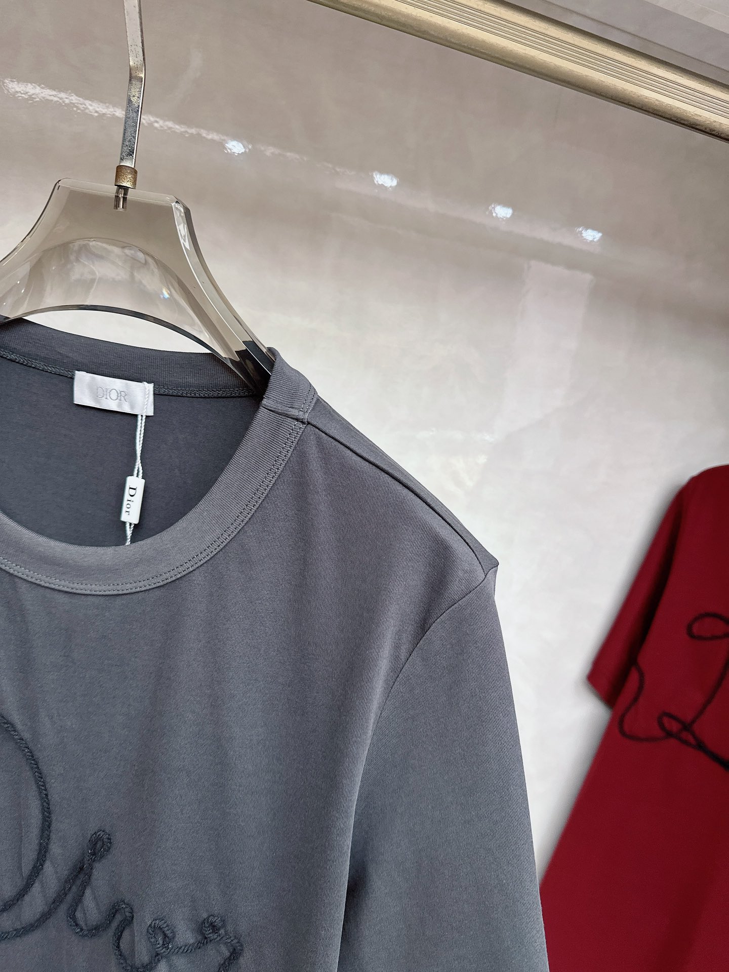 BC 2026顶级品质CD丝带刺绣圆领棉质短袖T恤，原版定织顶级220g纯棉平纹针织面料，手感如丝绸般柔