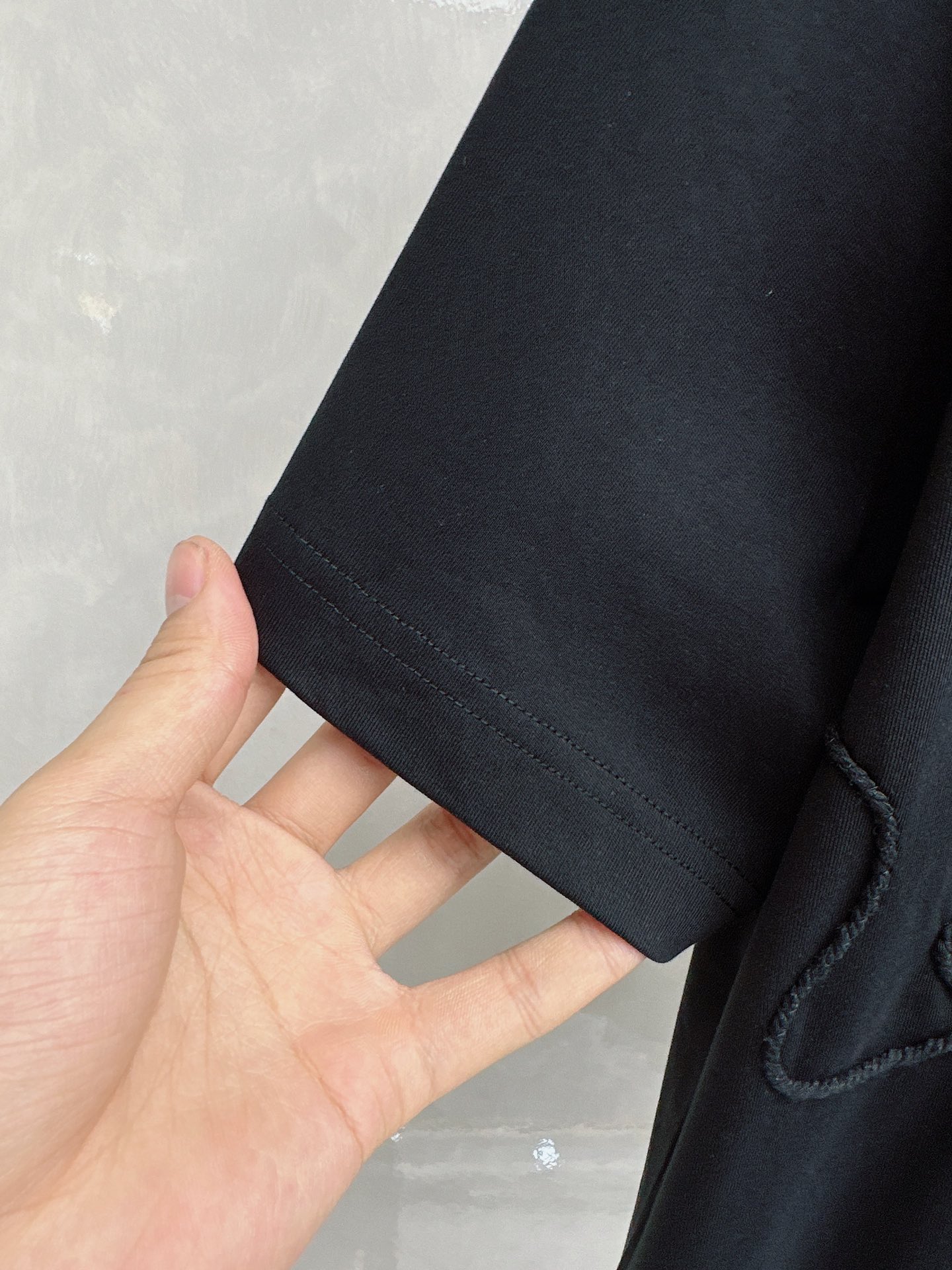 BC 2026顶级品质CD丝带刺绣圆领棉质短袖T恤，原版定织顶级220g纯棉平纹针织面料，手感如丝绸般柔