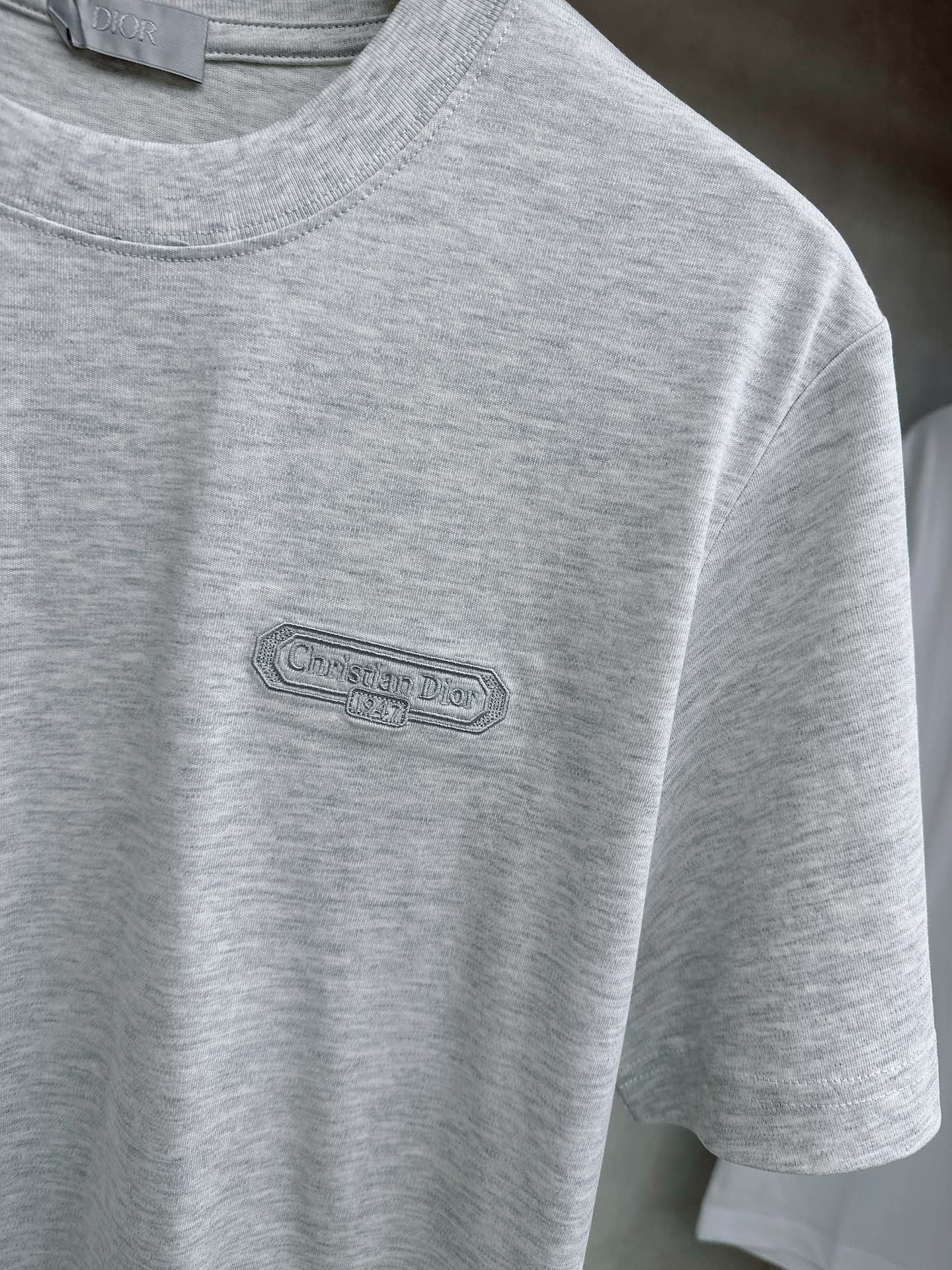 迪奥 2026顶级品质BC徽标刺绣圆领棉质短袖T恤，原版定织顶级220g纯棉平纹针织面料，手感如丝绸般柔